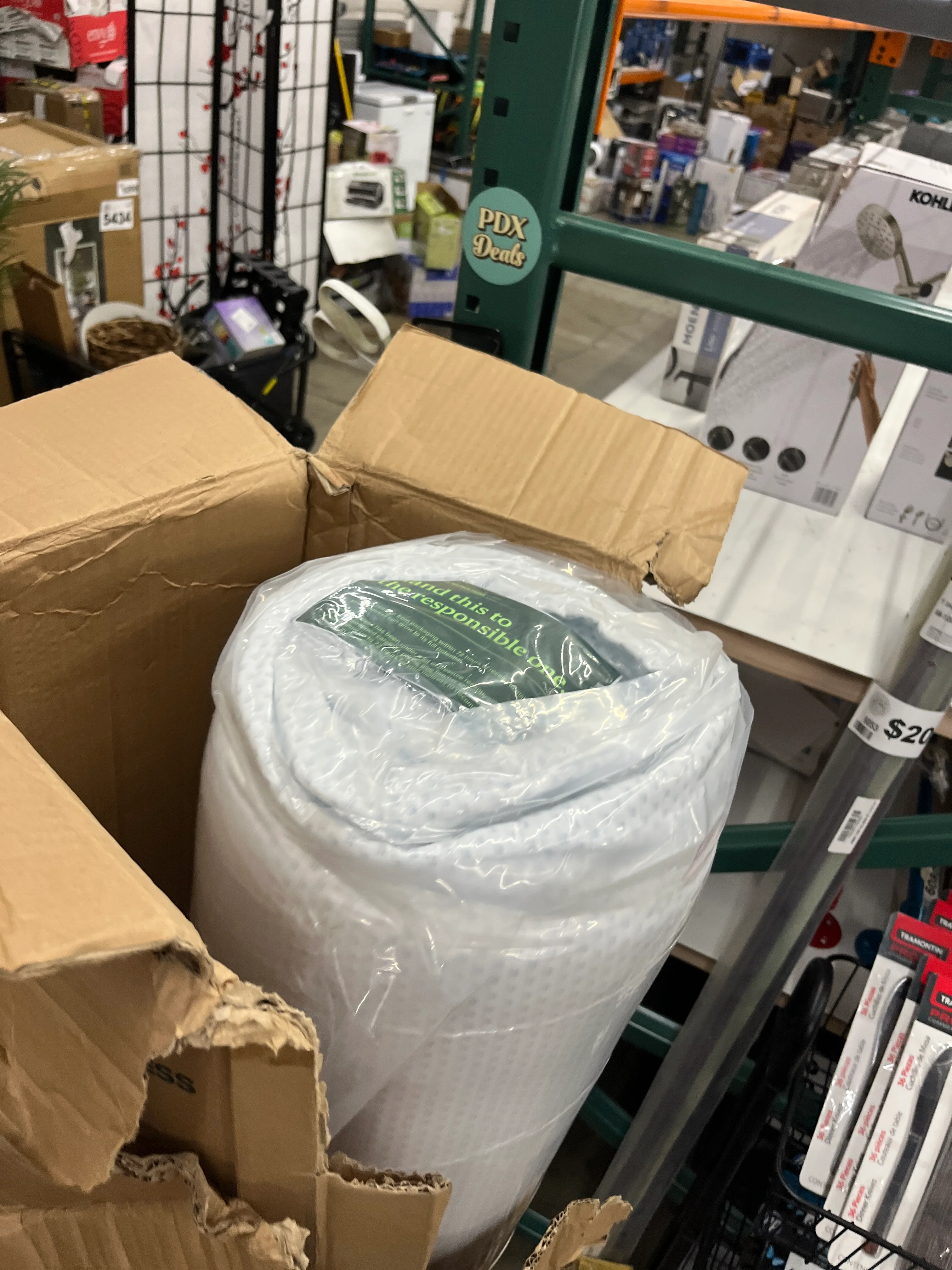 NEW - Zinus QUEEN 12 Inch Green Tea Cooling Memory Foam Mattress, Fiberglass Free, Medium Firmness, Cooling Gel Foam, Certified Safe Foams & Fabric, Mattress in A Box - Retail $315 - Image 5