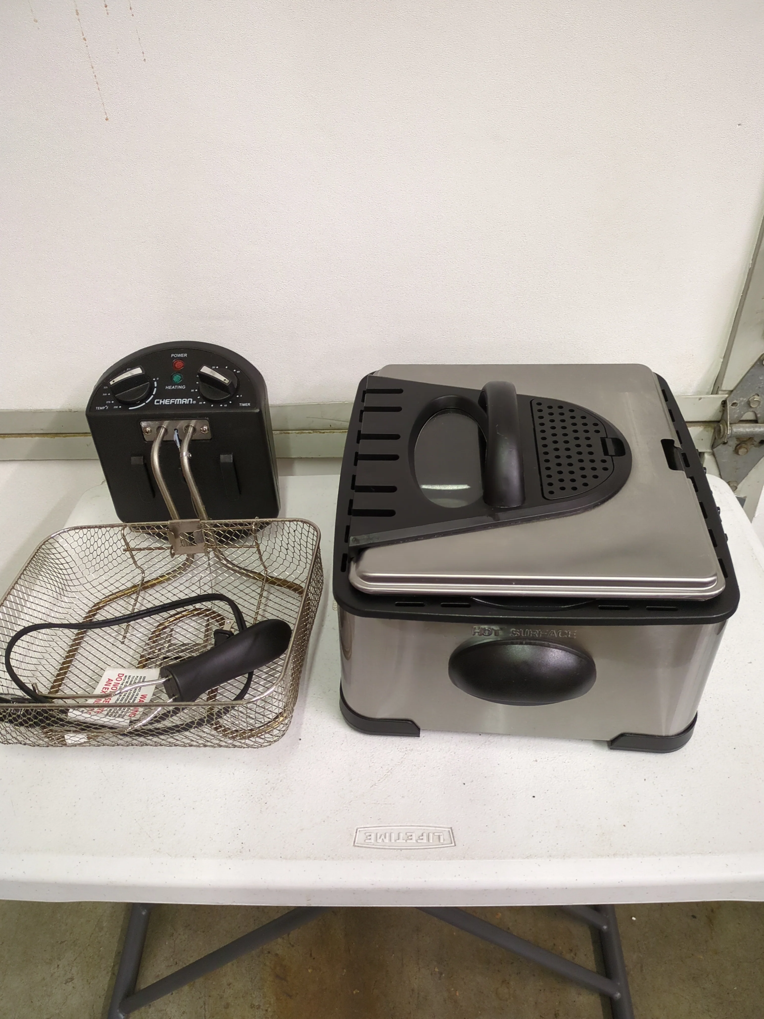 Chefman 4.5L Deep Fryer with Temperature Control - Retail $69 - Image 5