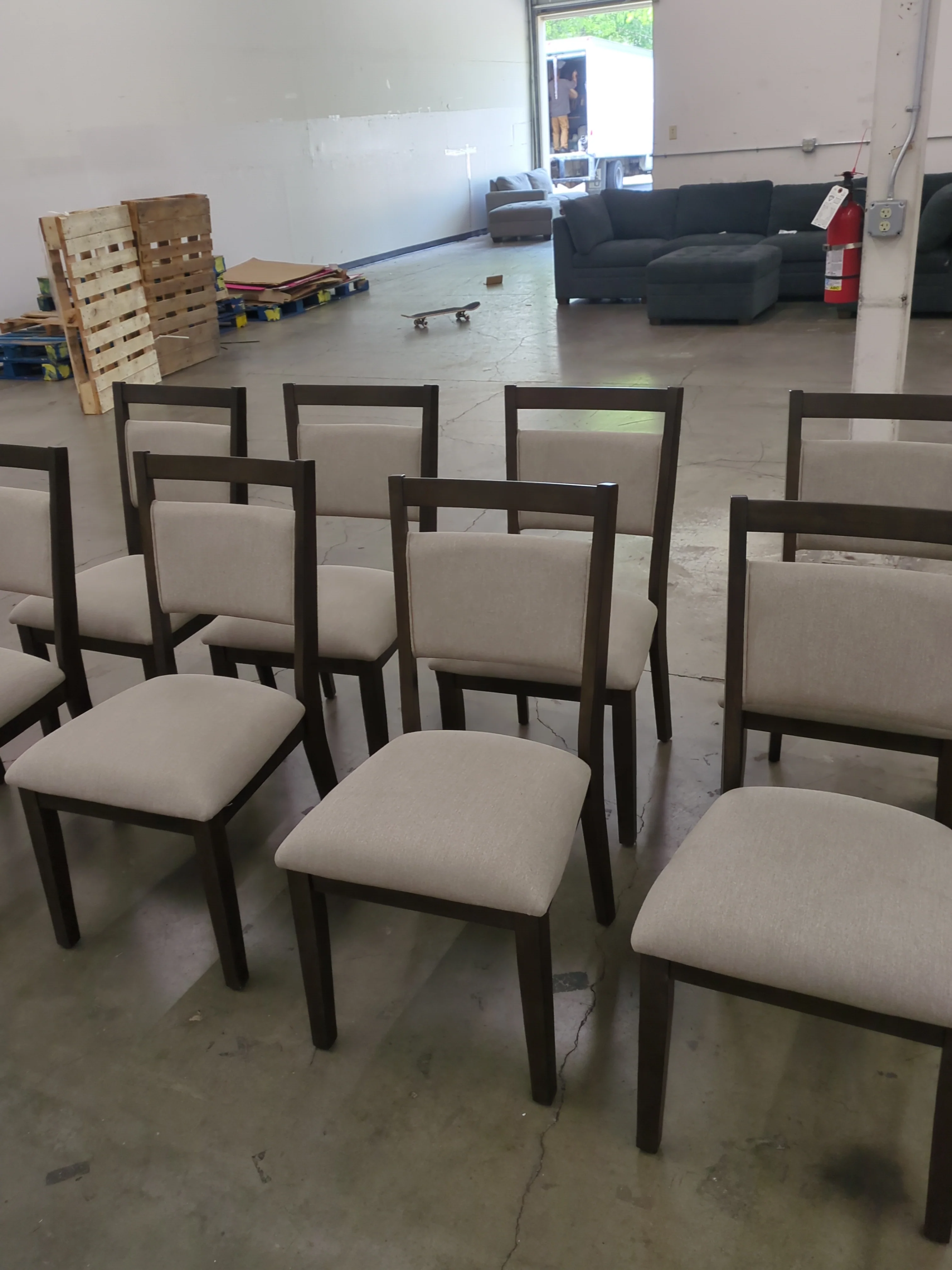 Thomasville Anacortes 9-Piece Dining Table Set - Retail $1550 - Image 5