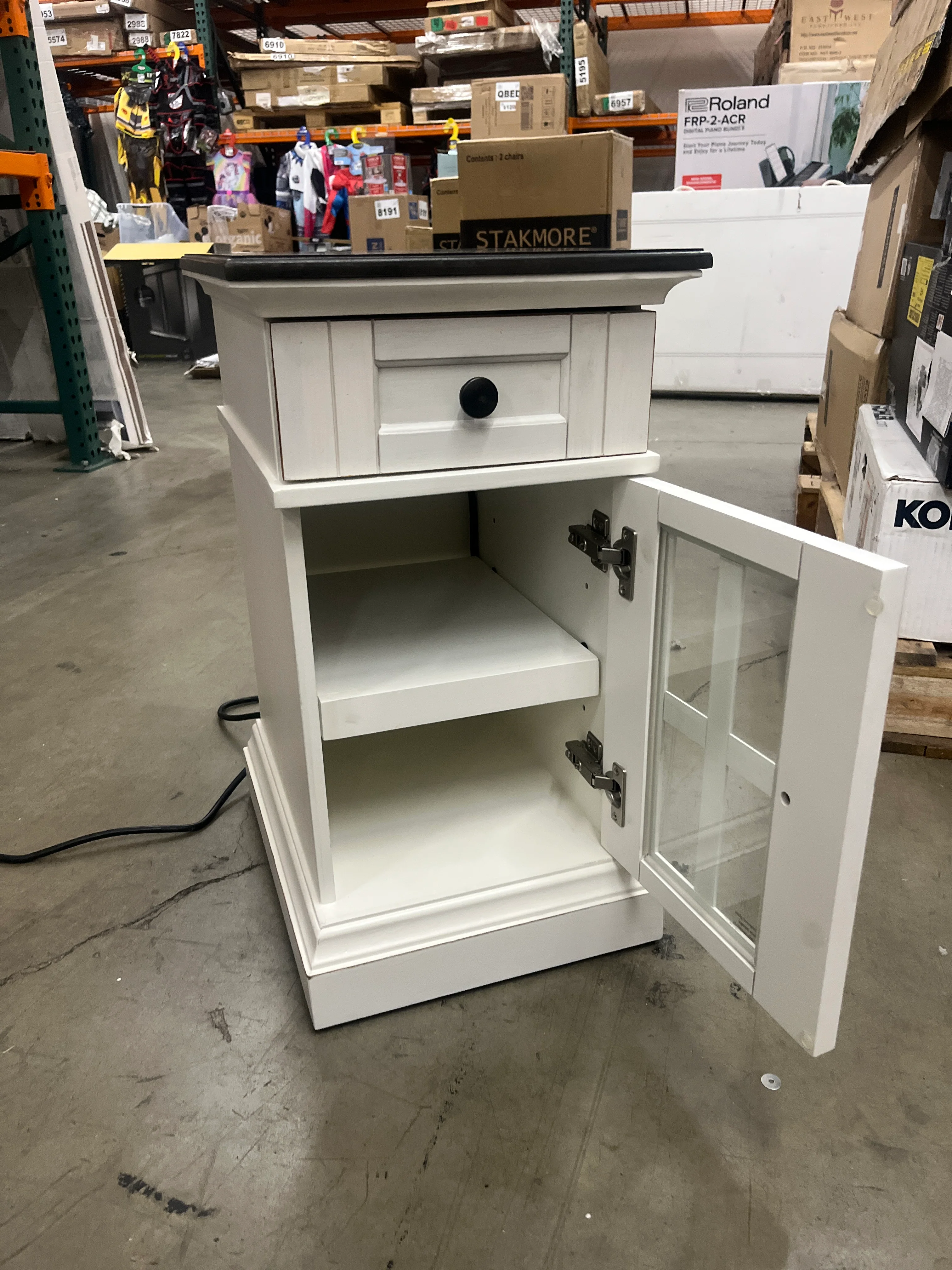 Tresanti Sloane Chairside Table with Power - Retail $150 - Image 6