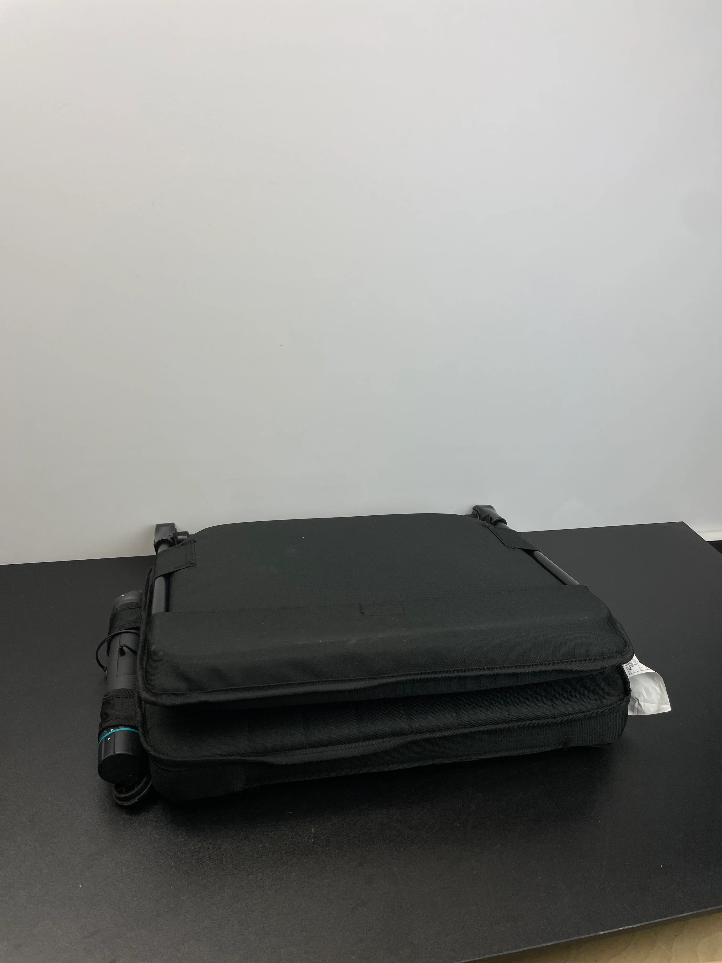 Coleman OneSource Heated Stadium Seat & Rechargeable Battery, Black - Retail $79 - Image 3