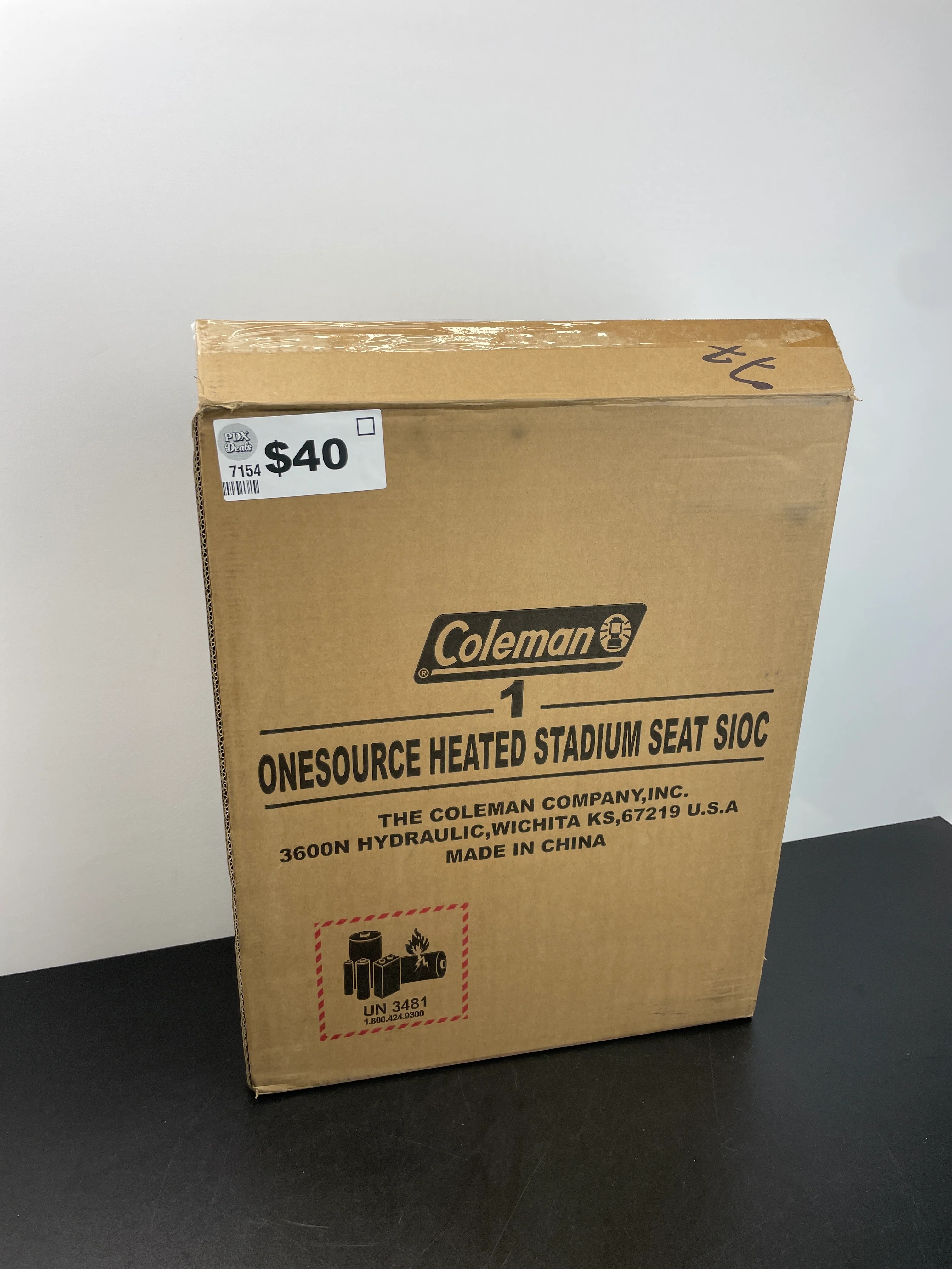 Coleman OneSource Heated Stadium Seat & Rechargeable Battery, Black - Retail $79 - Image 4