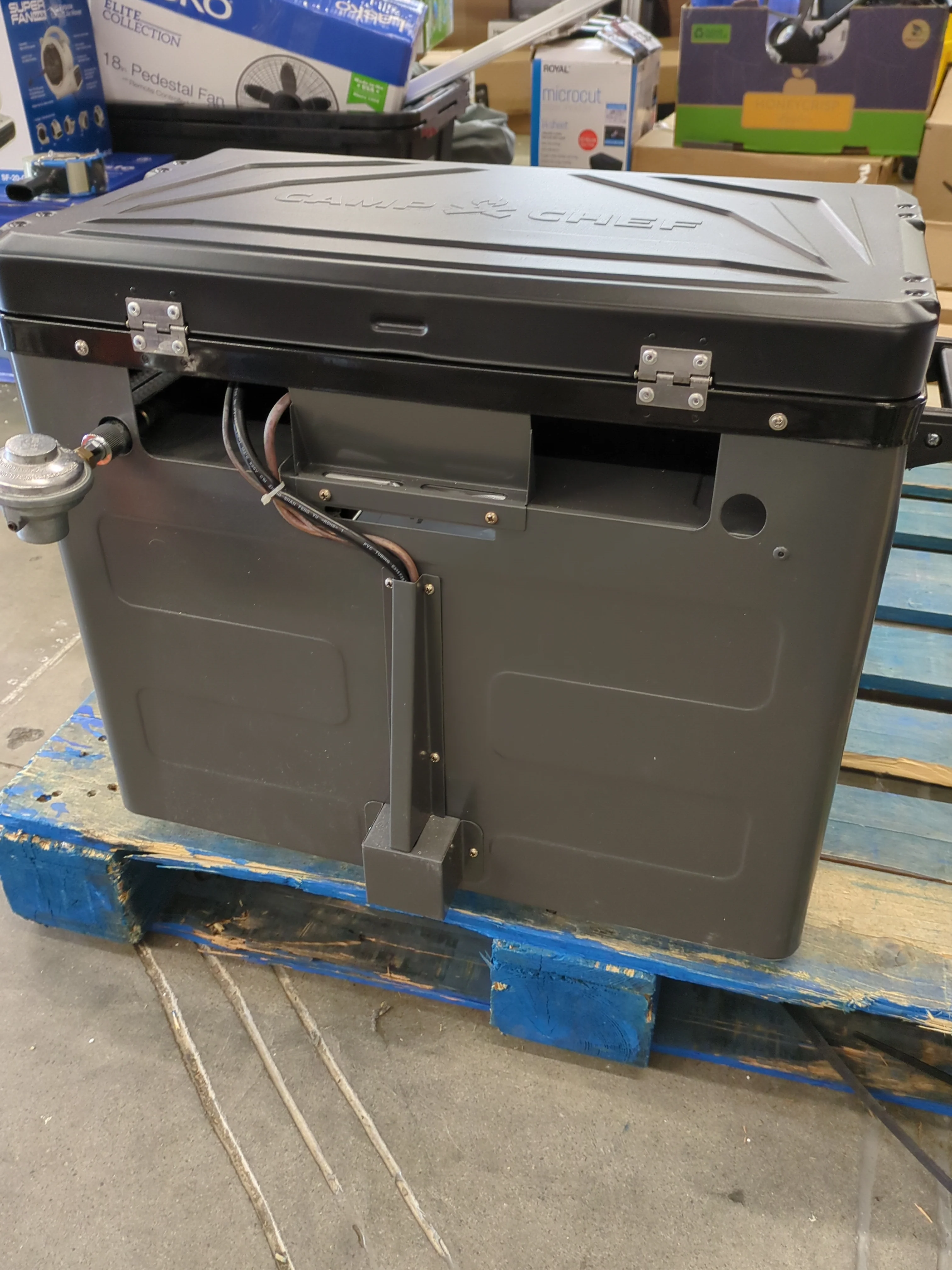 CAMP CHEF Outdoor Deluxe Oven - Retail $249 - Image 3