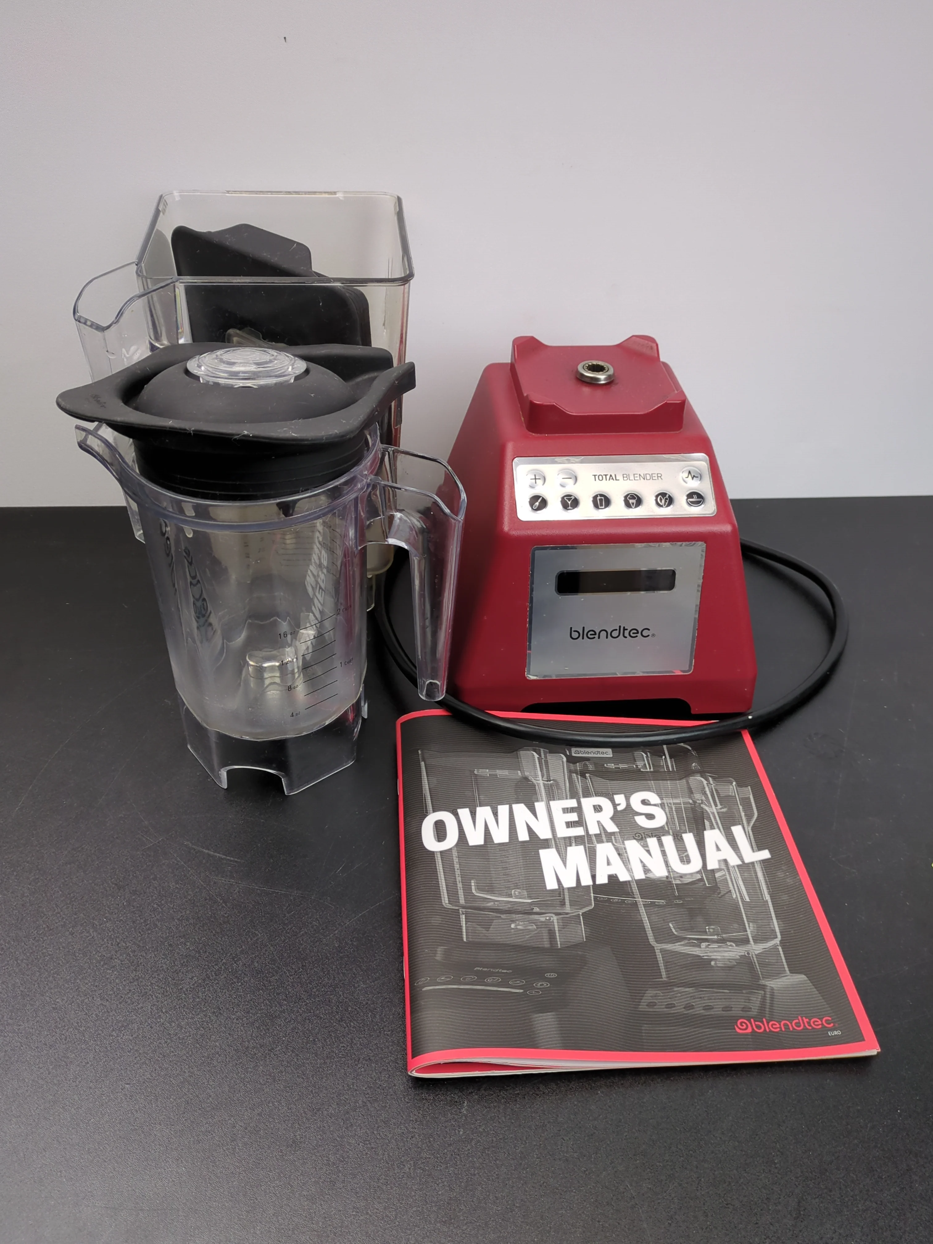 Blendtec Total Classic Original Blender, 90 oz WildSide+ Jar, 24 oz Twister Jar, and Spectacula Spatula - Red - Retail $349 - Image 2