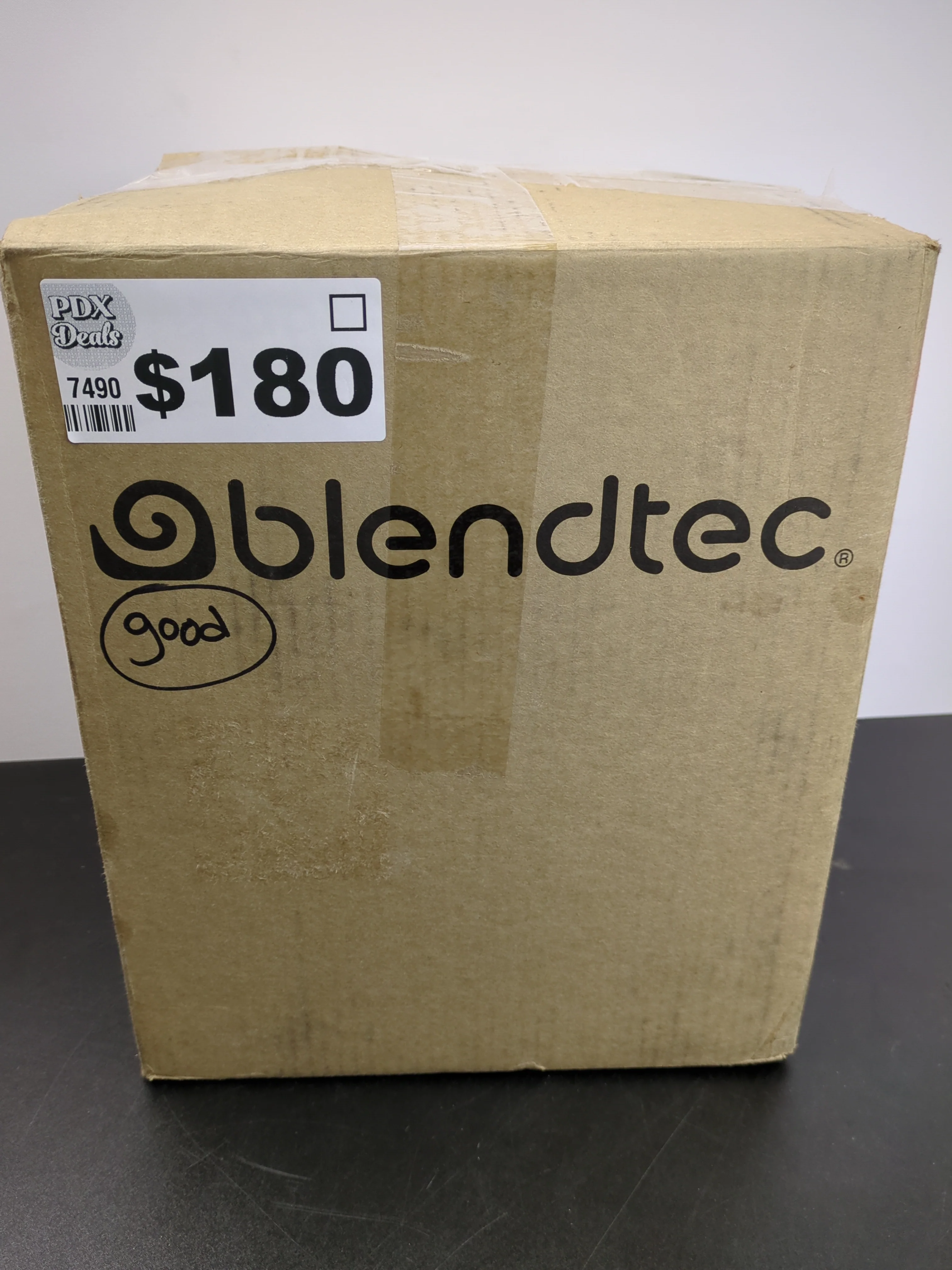 Blendtec Total Classic Original Blender, 90 oz WildSide+ Jar, 24 oz Twister Jar, and Spectacula Spatula - Red - Retail $349 - Image 3