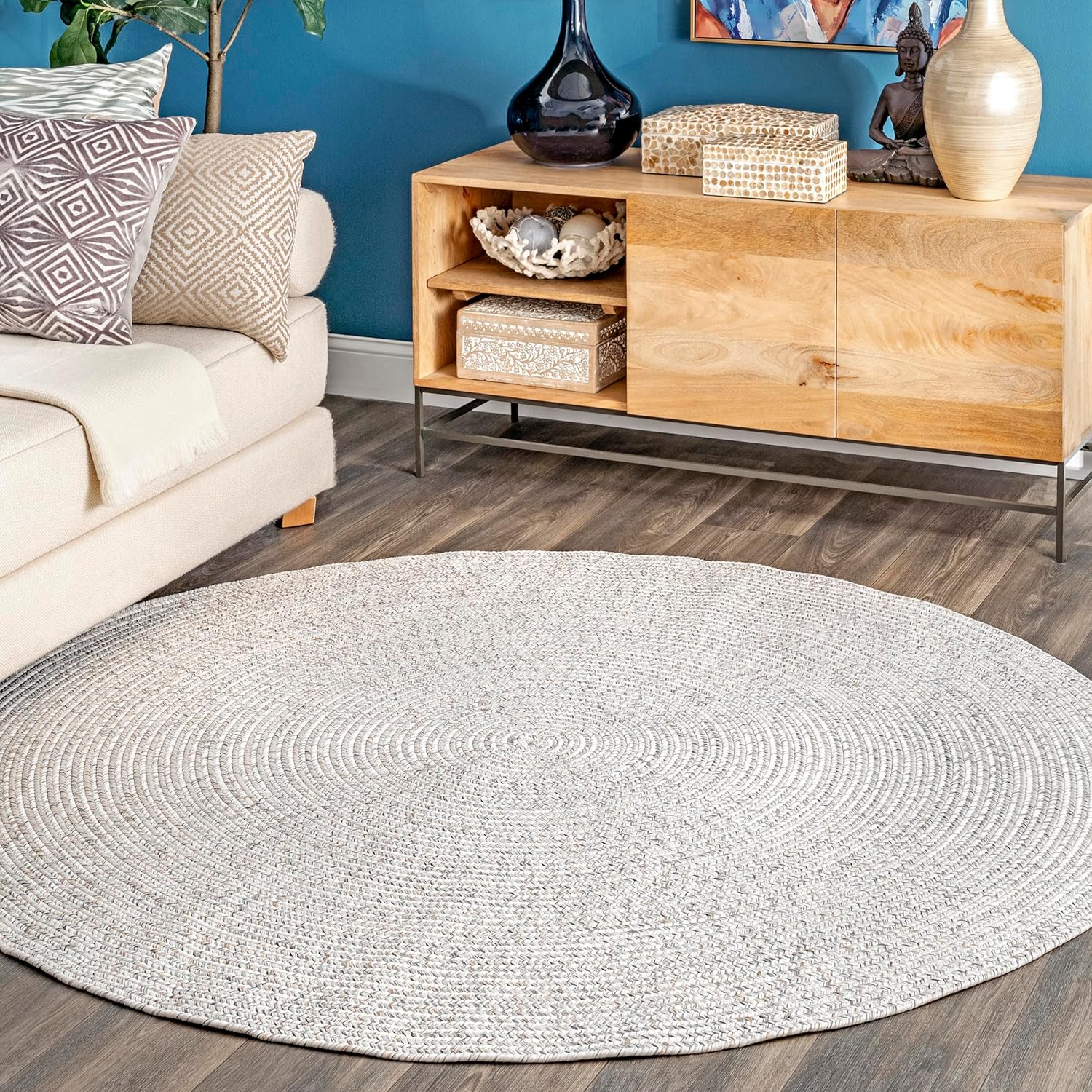 NEW - nuLOOM Wynn Braided Indoor/Outdoor Area Rug, 6ft Round, Ivory - Retail $119 - Image 3