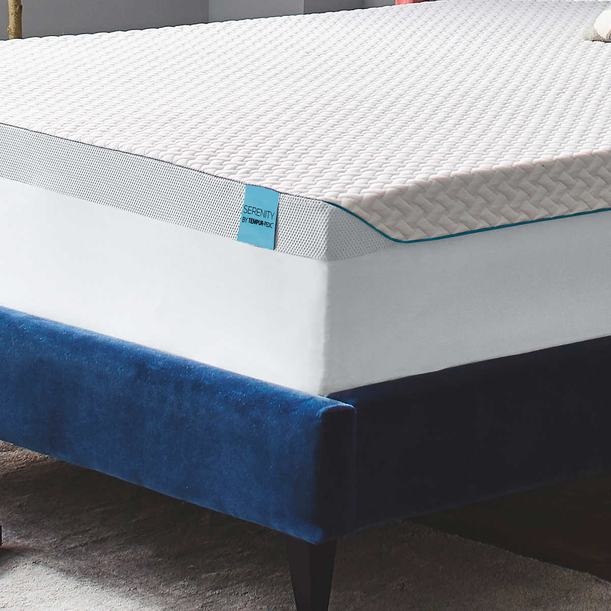 Costco - Serenity by Tempur-Pedic KING 3 Inch Mattress Topper - Retail $209 - Image 2
