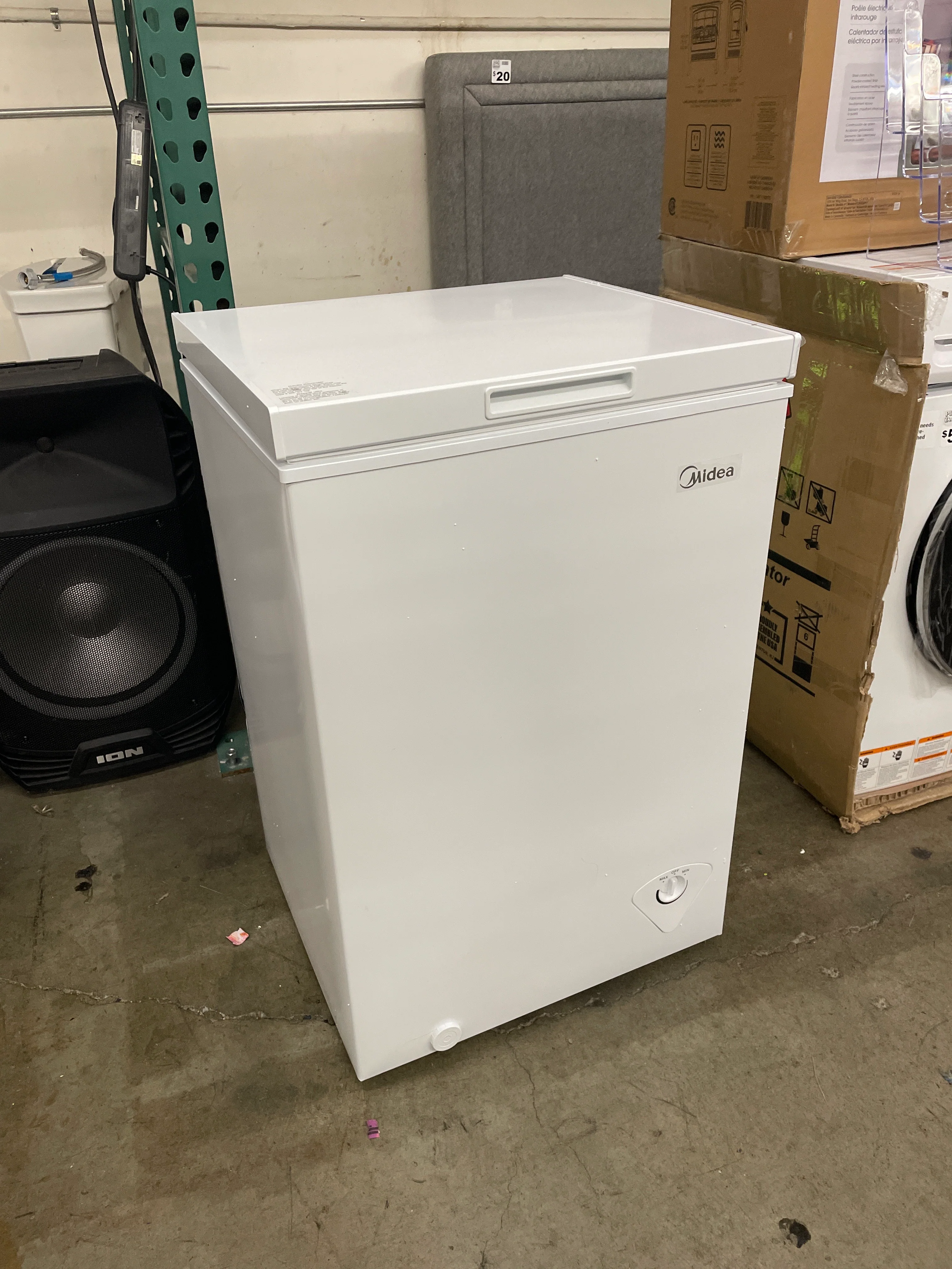 Midea MRC04M3AWW, White 3.5 cu. ft. Mini Freezer, Cubic Feet - Retail $199 - Image 2