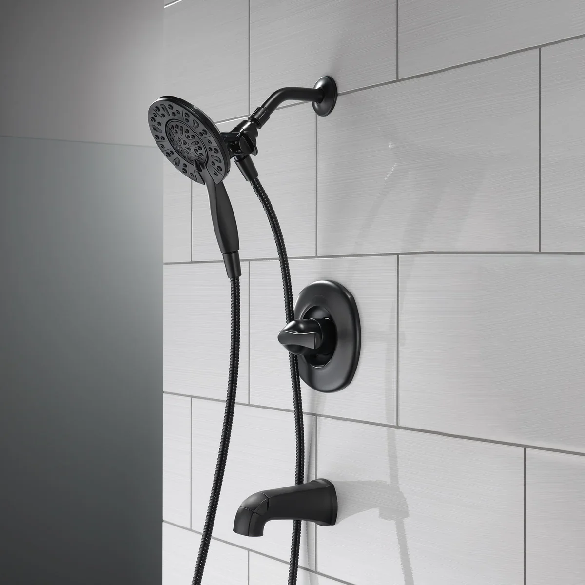 NEW - Delta Larkin Bathtub & Shower Faucet with In2ition Shower Head - Image 2