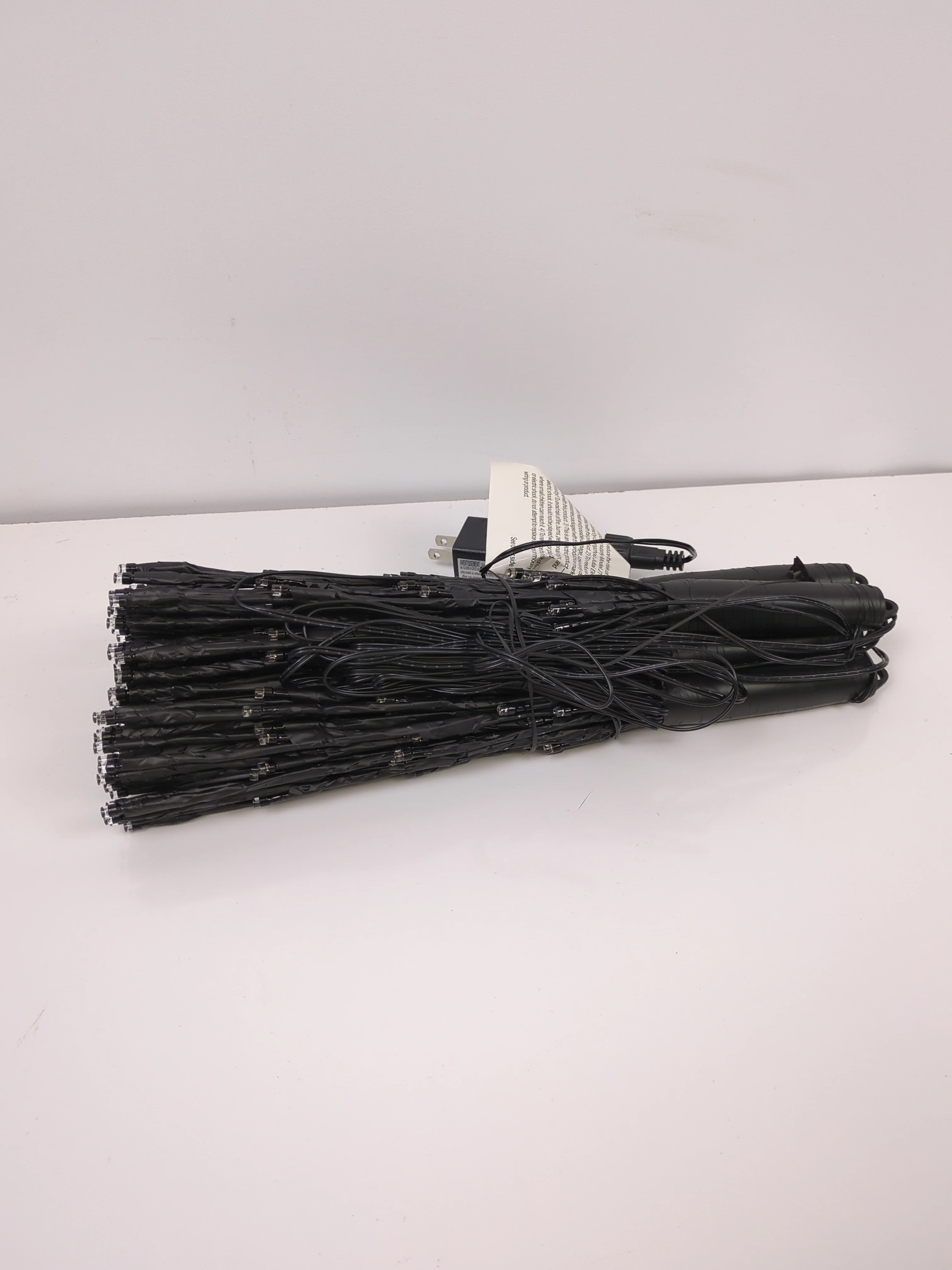 Sylvania 1 set of 4 LED Christmas Starburst - Retail $26 - Image 4