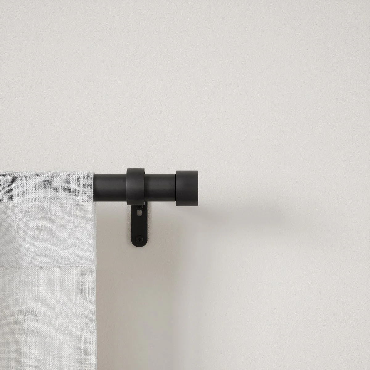 Umbra 1" Black Curtain Rod, Adjustable 72-144", 2-pack - Image 4