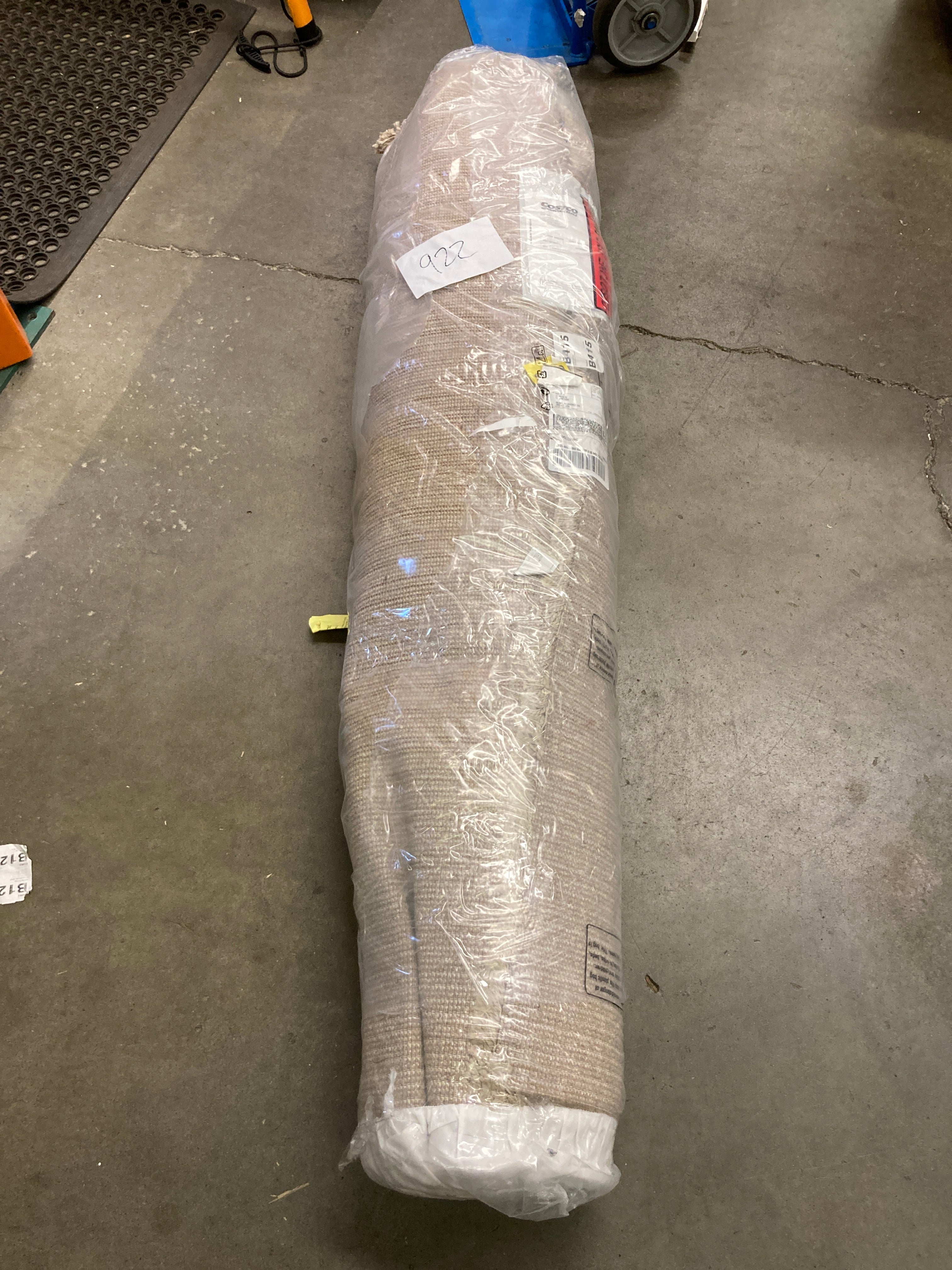 Like NEW - Costco - Thomasville Marketplace Luxury Shag Rugs 5' 3" x 7' 5" - Retail $159 - Image 4