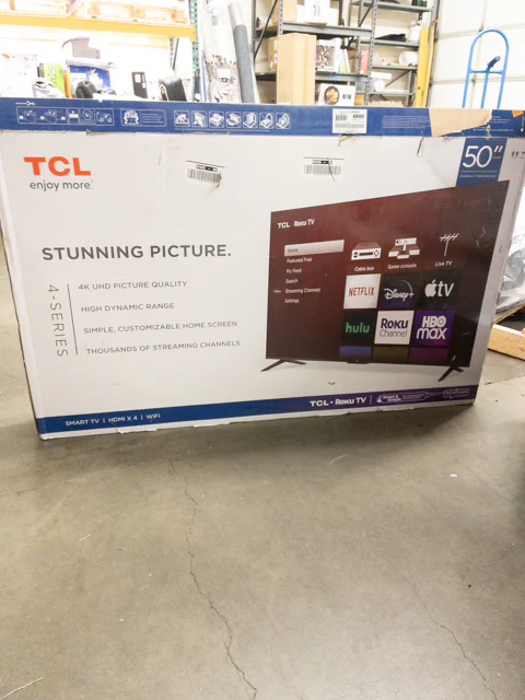 Costco - 7.5′ Pre-Lit Radiant Micro LED Artificial Christmas Tree - Retail $499 - Image 3