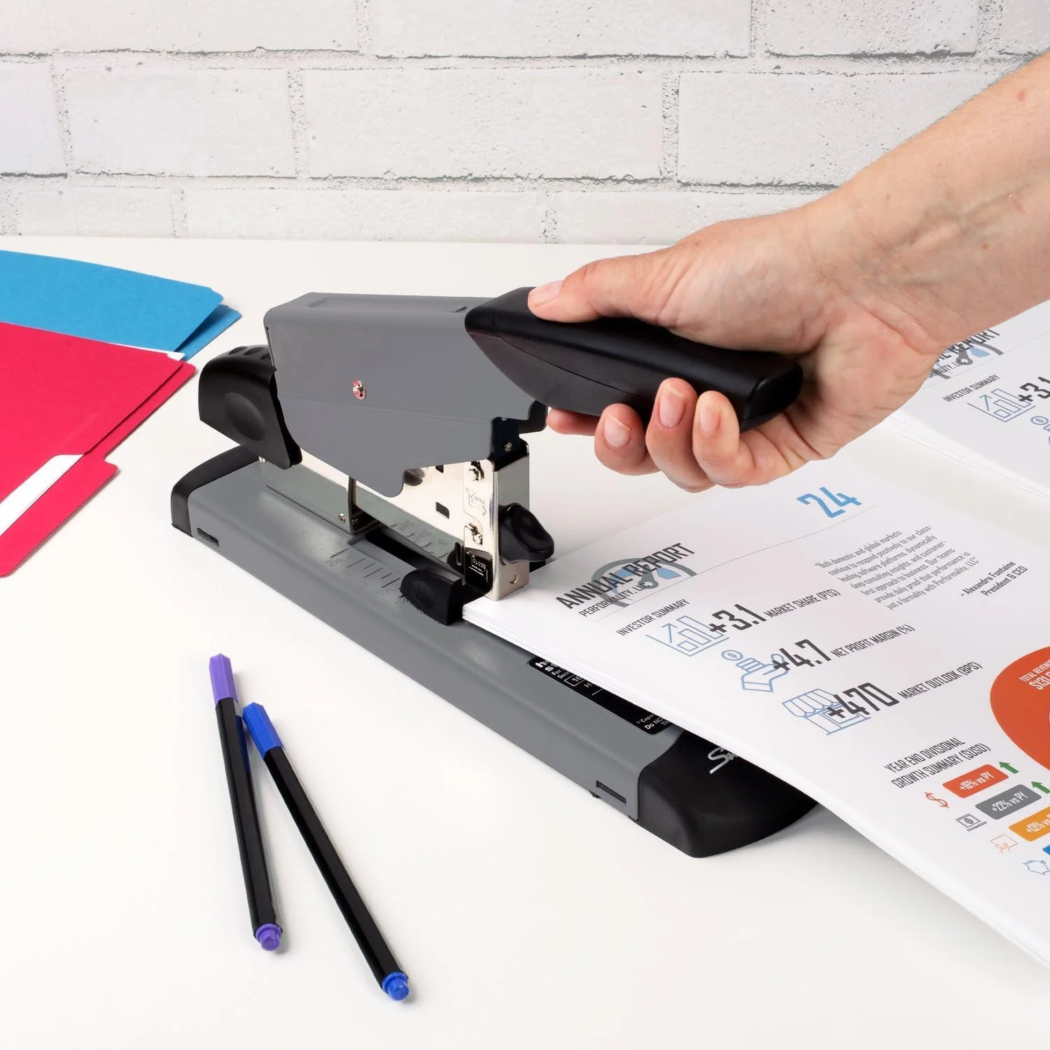 Swingline Heavy Duty Stapler, 160 Sheet Capacity, Jam Free, Metal, Black and Gray (39005) - Retail $34 - Image 2