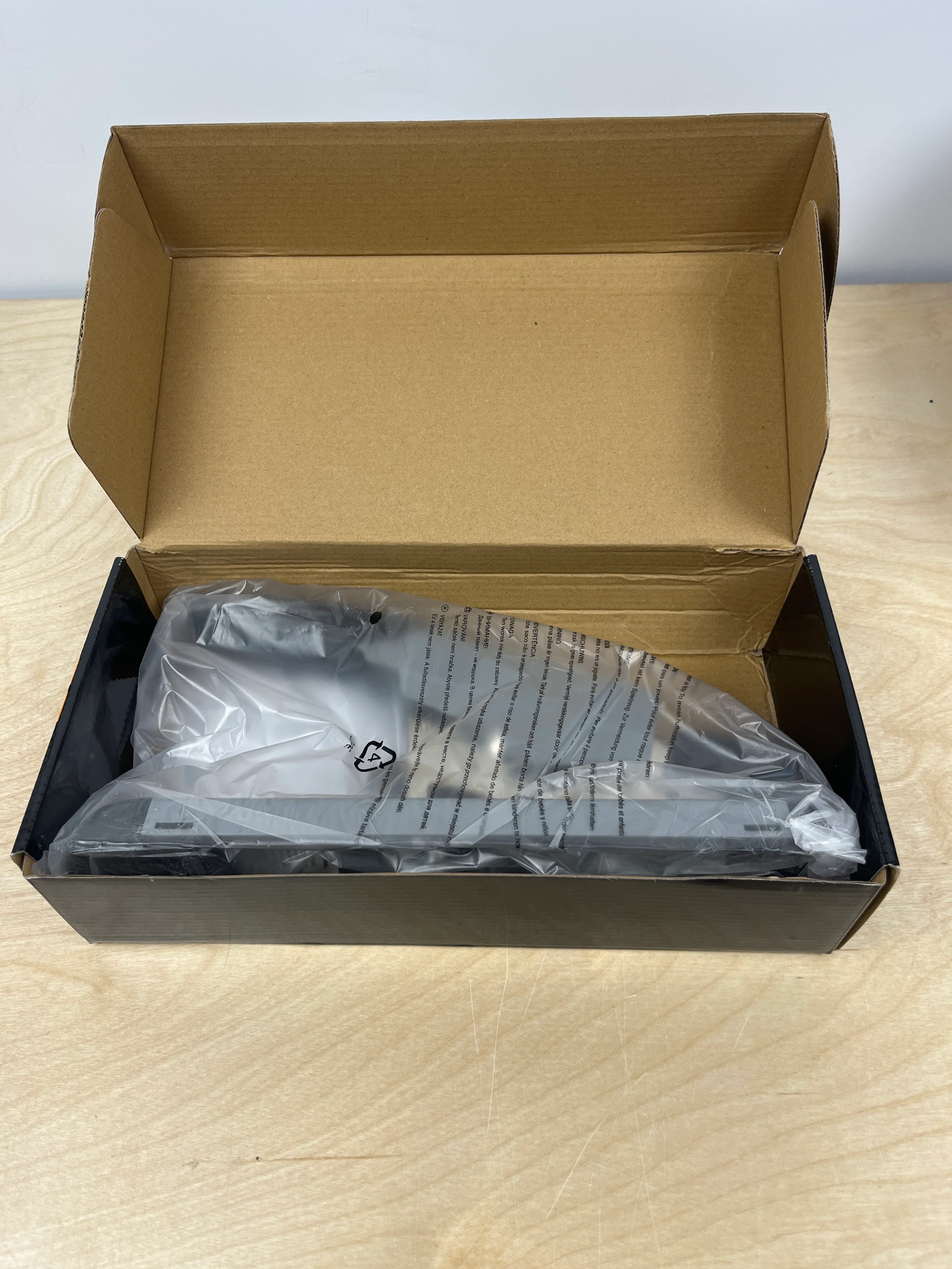 Swingline Heavy Duty Stapler, 160 Sheet Capacity, Jam Free, Metal, Black and Gray (39005) - Retail $34 - Image 7