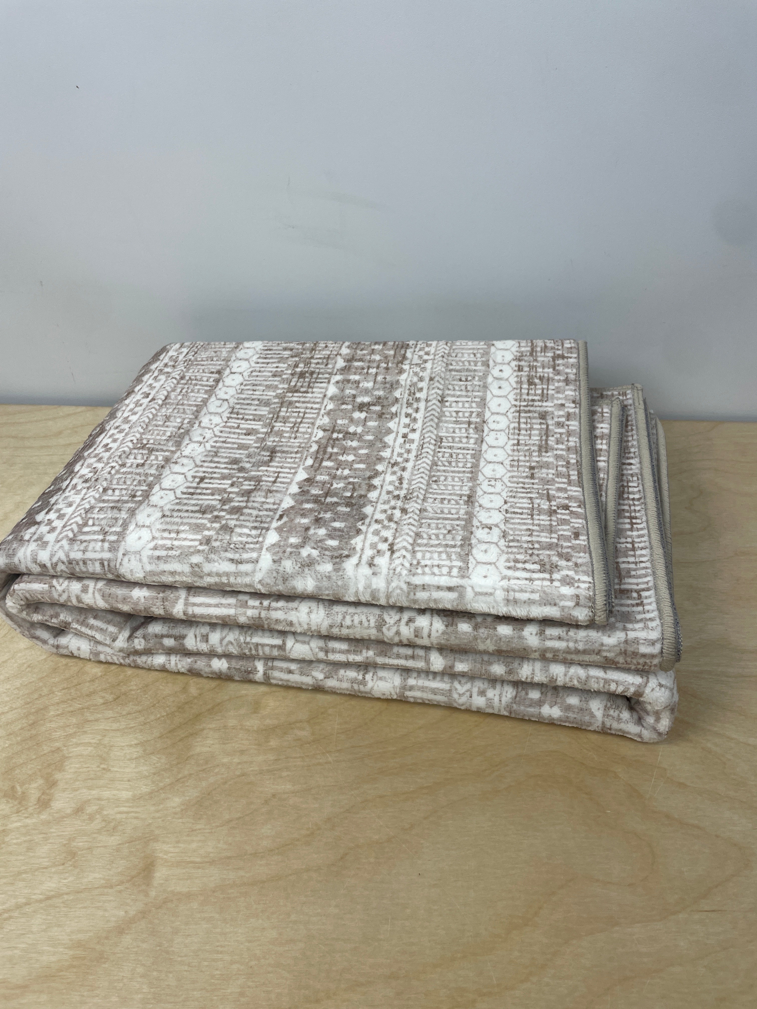 Wyatt & Ash 3' x 5' Washable Indoor Area Rug, Oakley - Retail $50 - Image 5