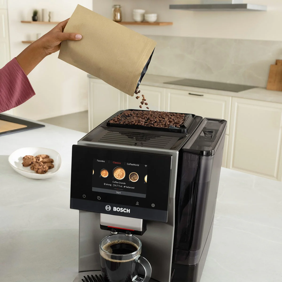 Bosch 800 Series Fully Automatic Espresso, Coffee and Cold Brew Machine - Image 4