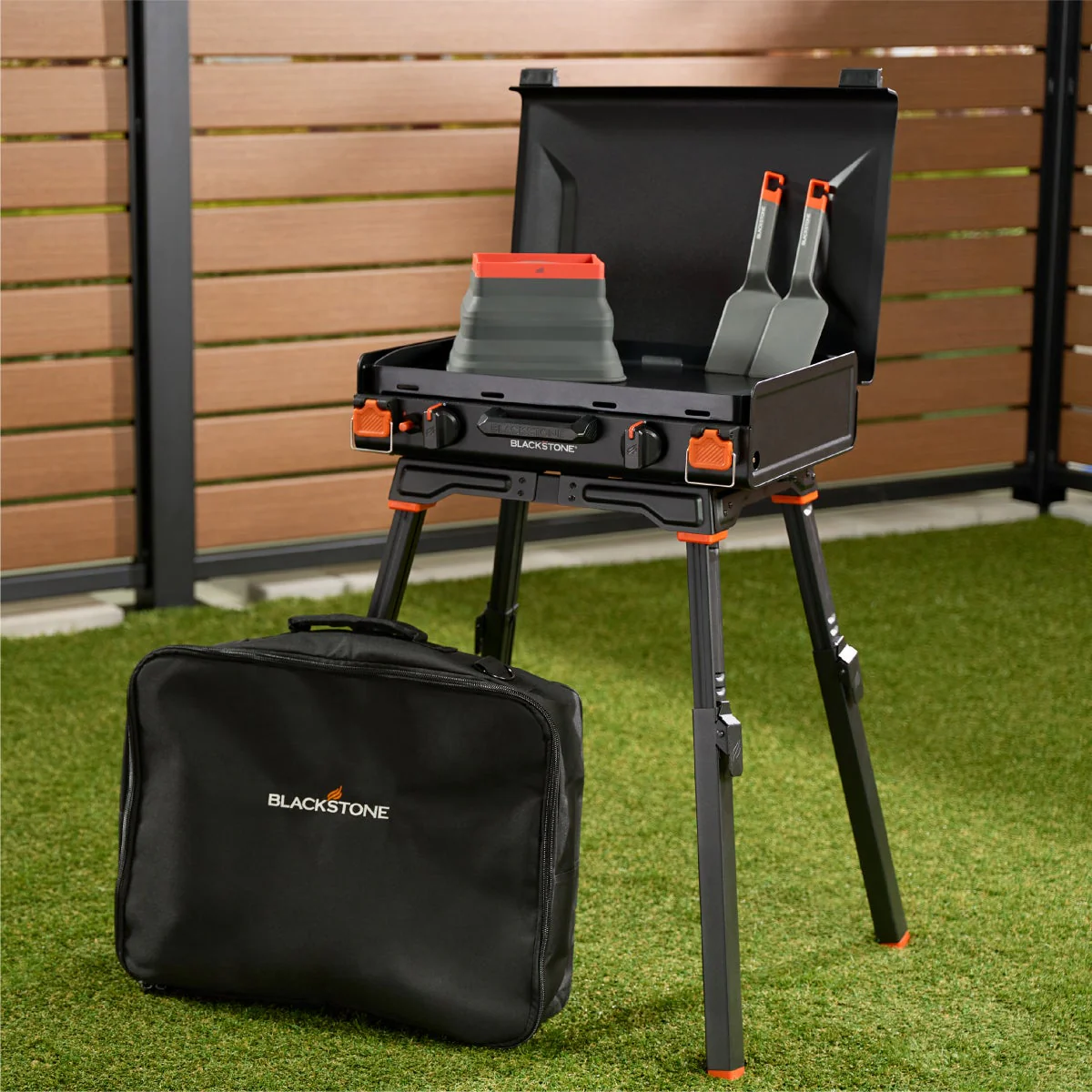 Blackstone 20in Camping Griddle Kit with Stand - Image 2