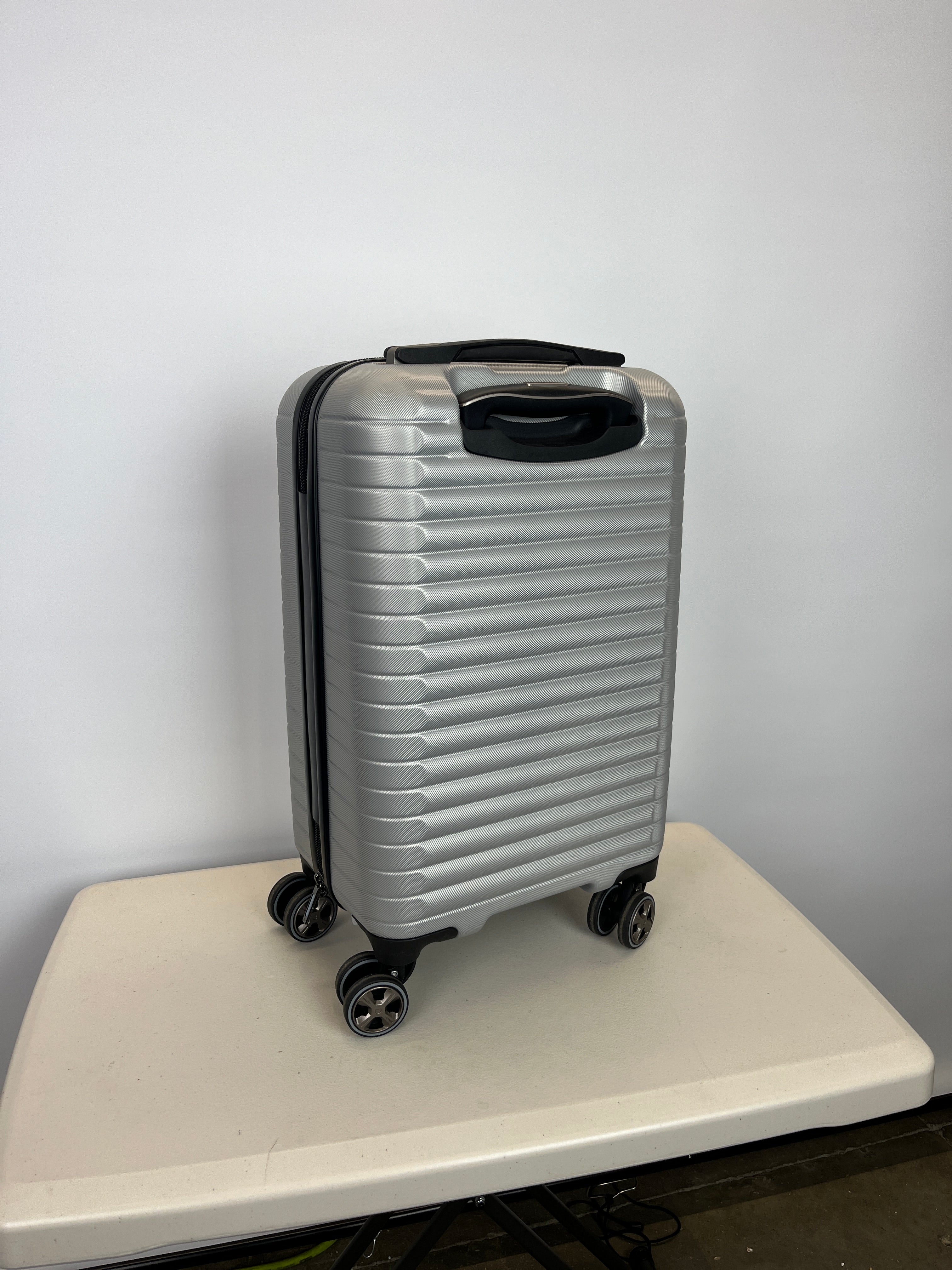 Costco - Delsey Silver Hardside Carry-On Spinner - Image 3