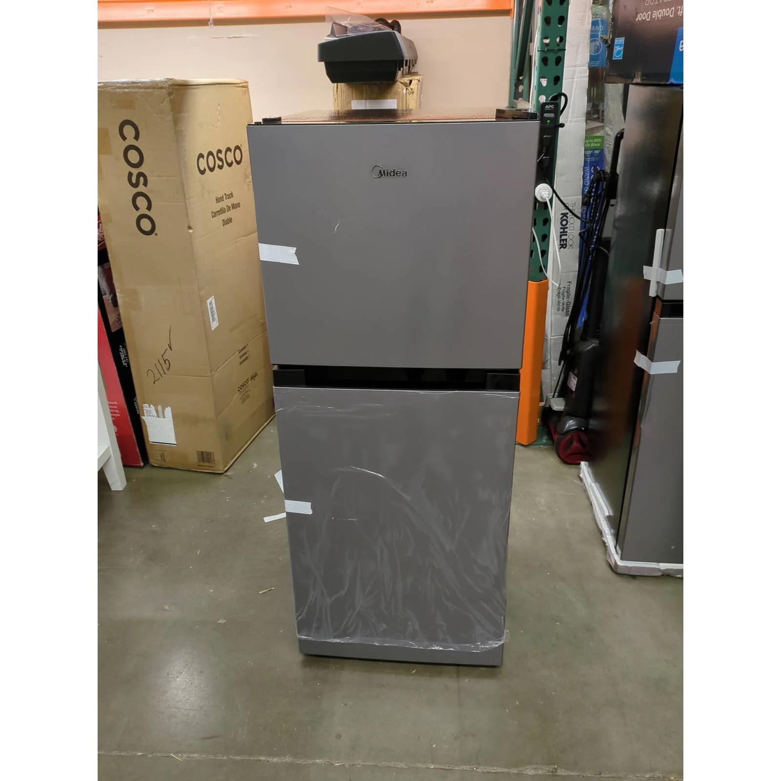Costco - Midea Compact Refrigerator, 2-Door, 4.5 cu ft, Black and Silver - Retail $189 - Image 2