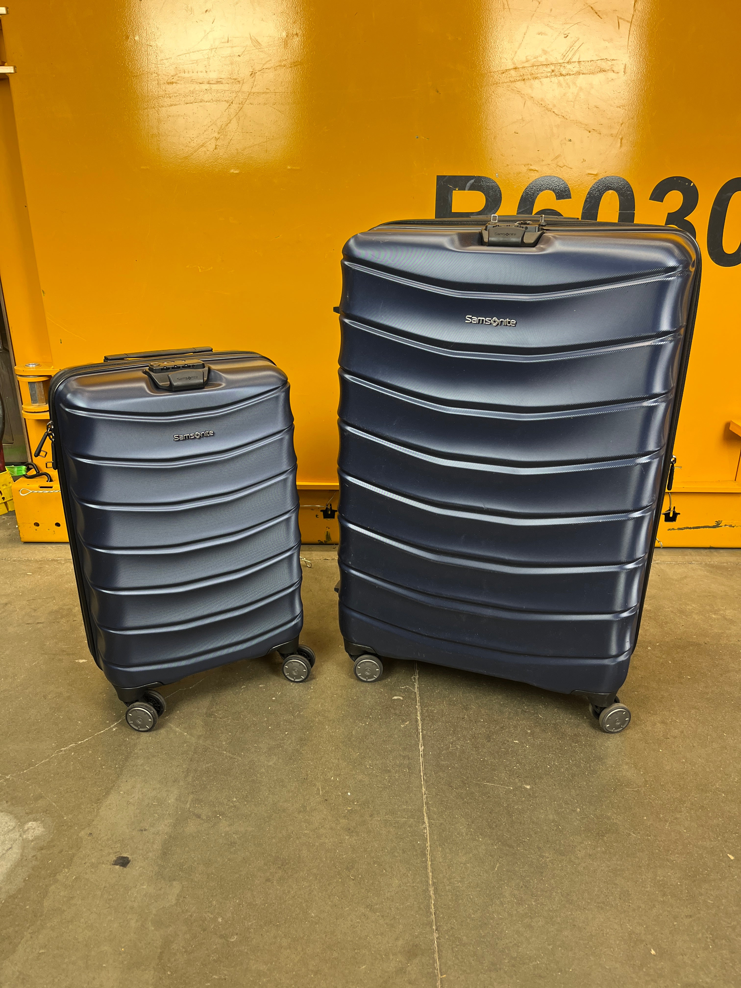 Costco - Samsonite Blue Amplitude Hardside 2 Piece Luggage Set - Retail $199 - Image 5