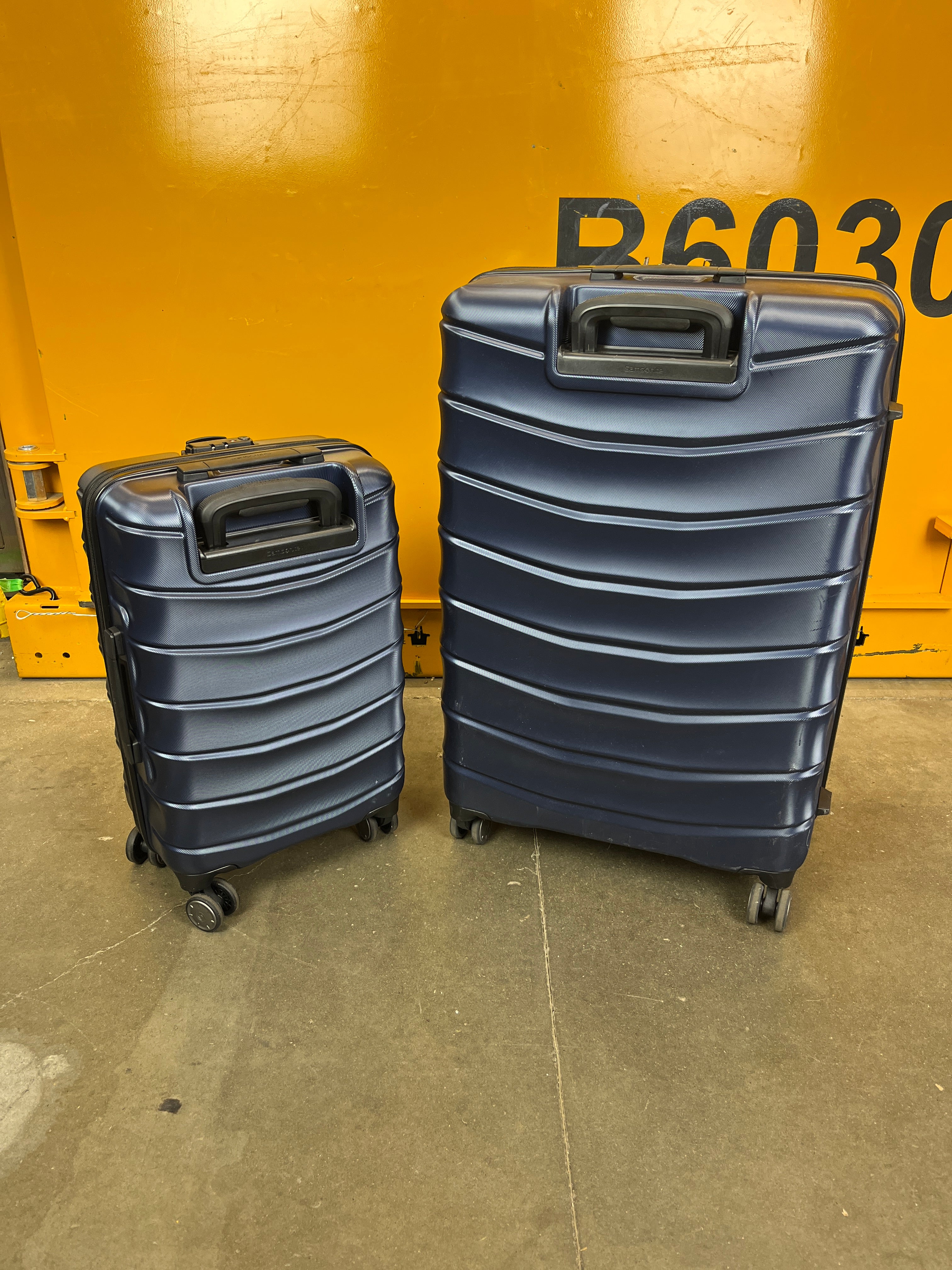 Costco - Samsonite Blue Amplitude Hardside 2 Piece Luggage Set - Retail $199 - Image 6