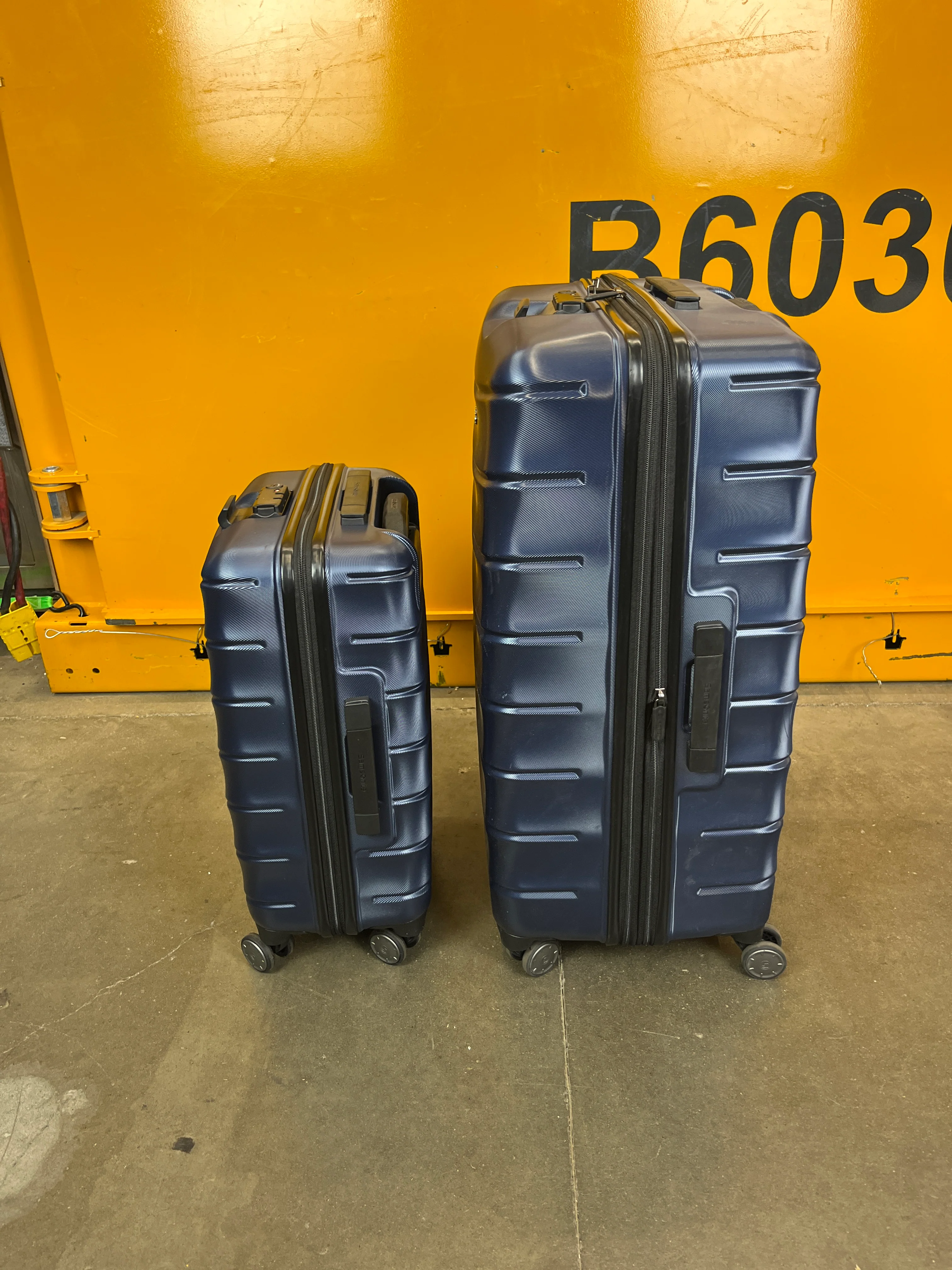 Costco - Samsonite Blue Amplitude Hardside 2 Piece Luggage Set - Retail $199 - Image 8