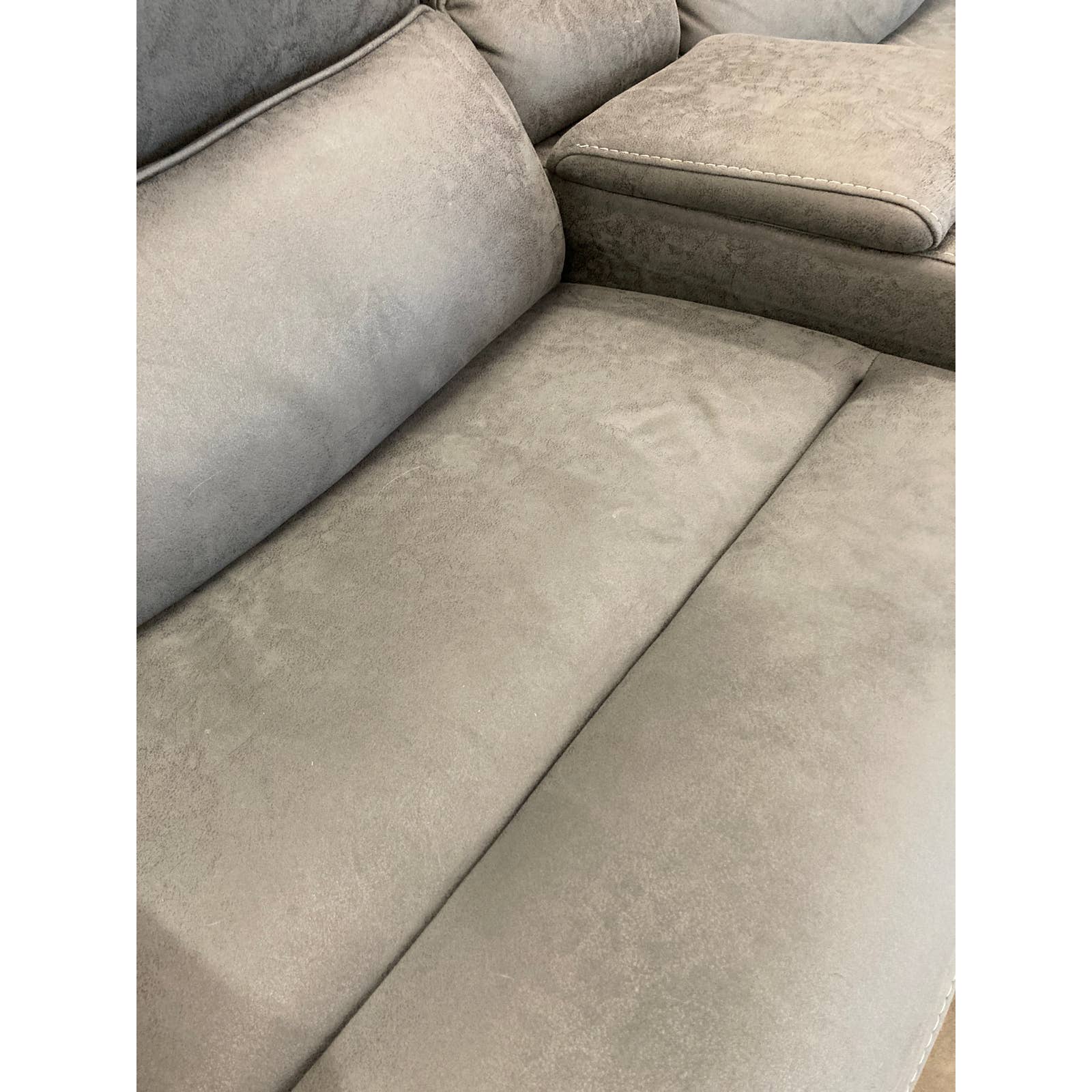 Costco - Sweeney 6-piece Fabric Power Reclining Sectional with Power Headrests - Retail $2199 - Image 3