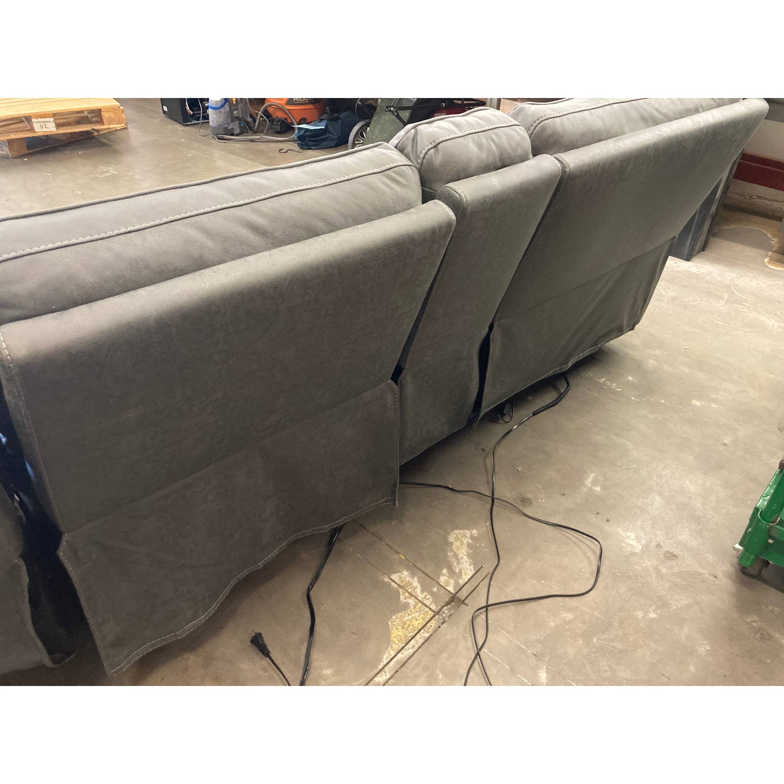 Costco - Sweeney 6-piece Fabric Power Reclining Sectional with Power Headrests - Retail $2199 - Image 4