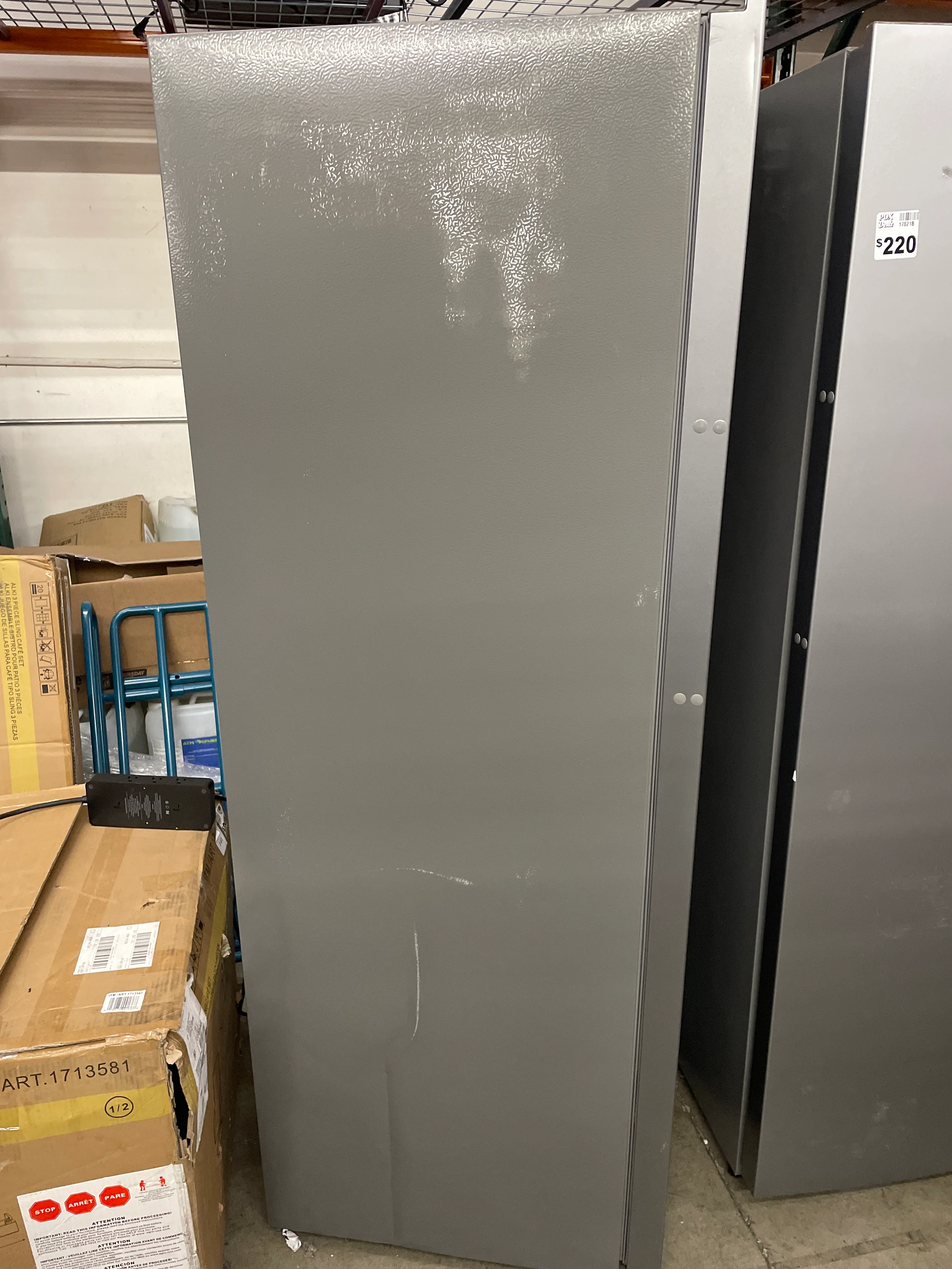 DAMAGED - Hisense 10.2 cu. ft. Garage Ready Frost Free Convertible Upright Freezer with Seal Break Handle (C) - Image 9
