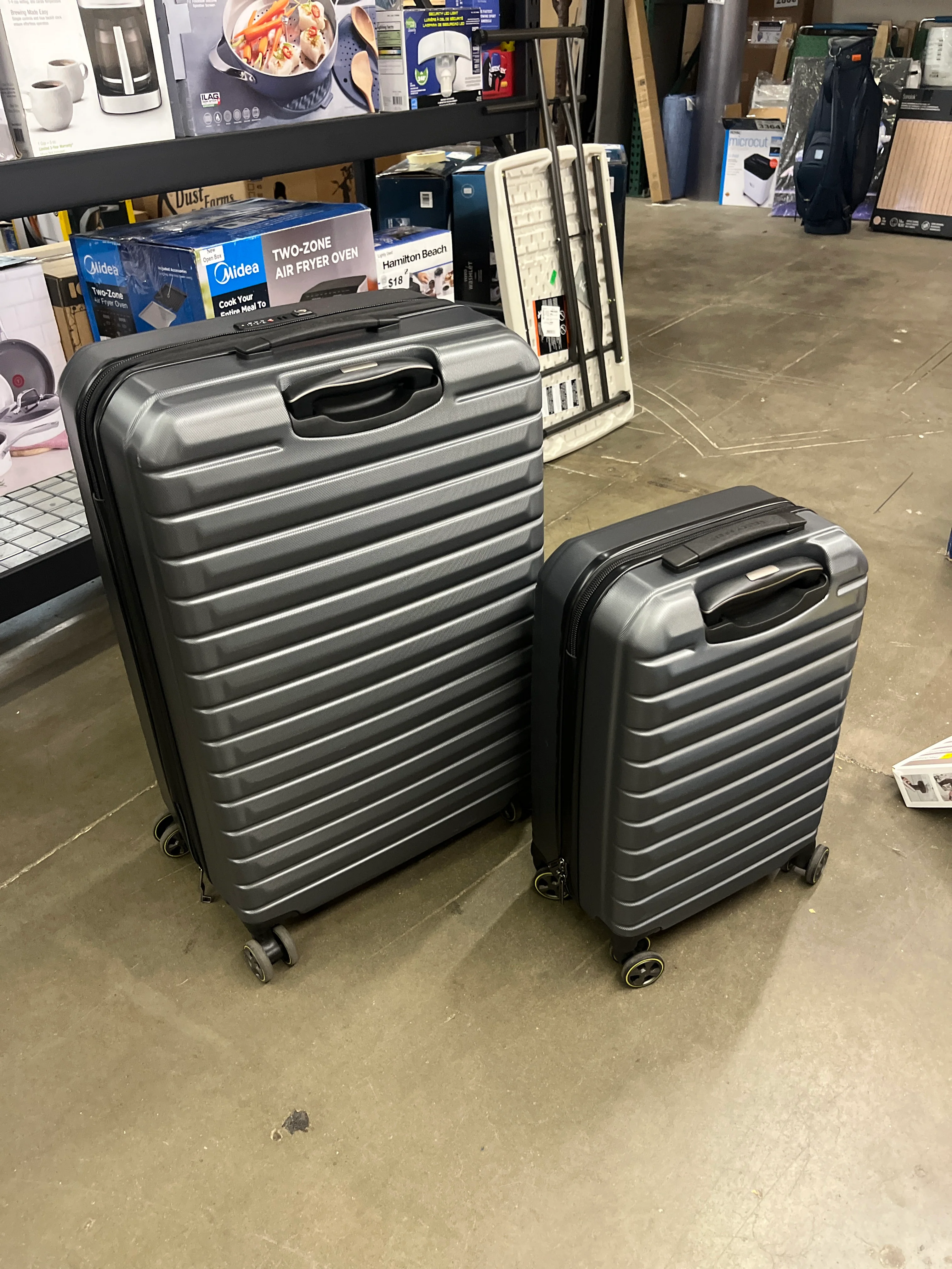 Delsey Helium Edge Gray 2-piece Hardside Set - Image 2