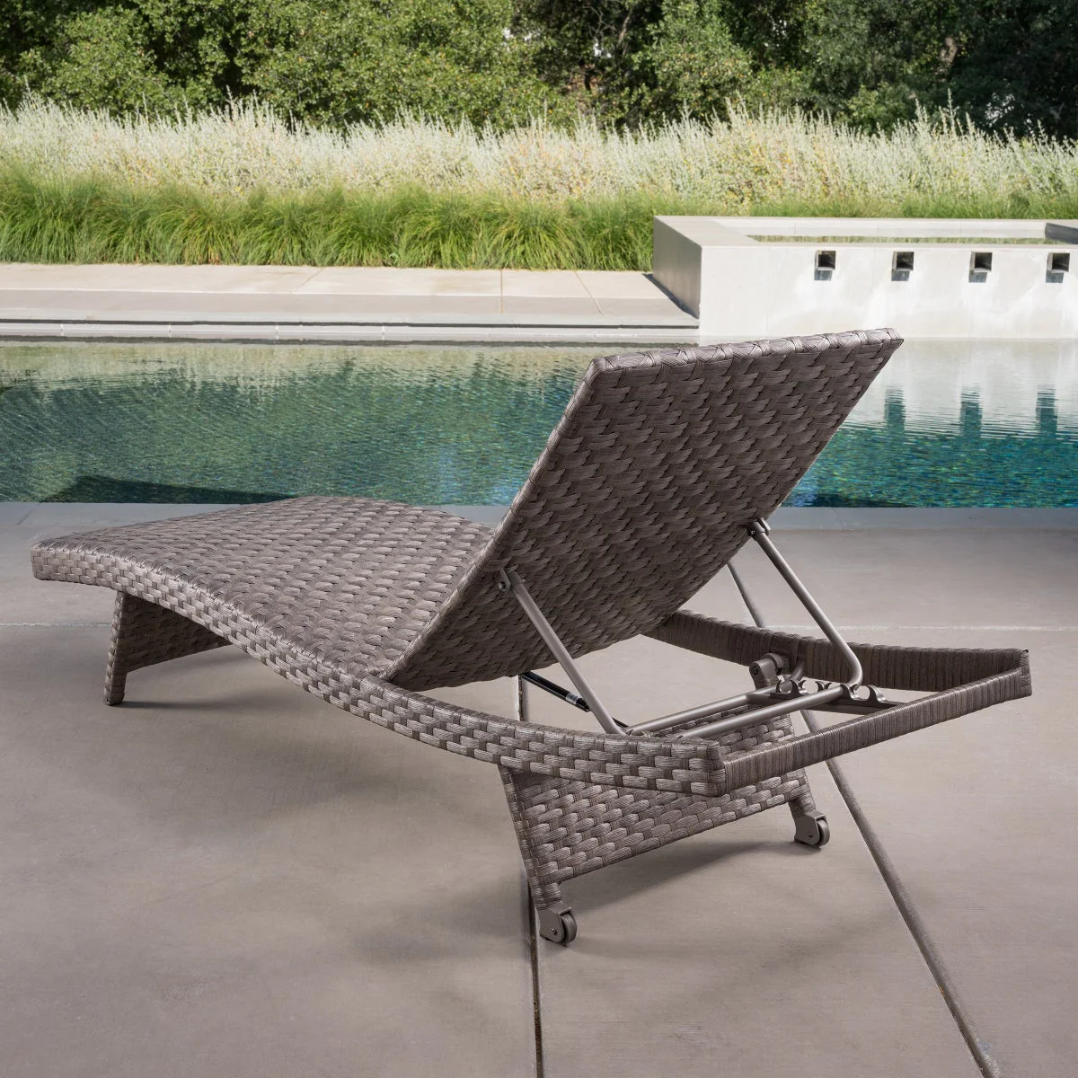 SunVilla Julia Woven Chaise Lounge
