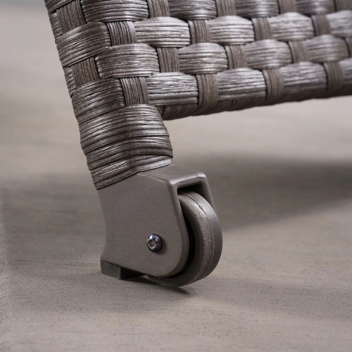 SunVilla Julia Woven Chaise Lounge - Image 3