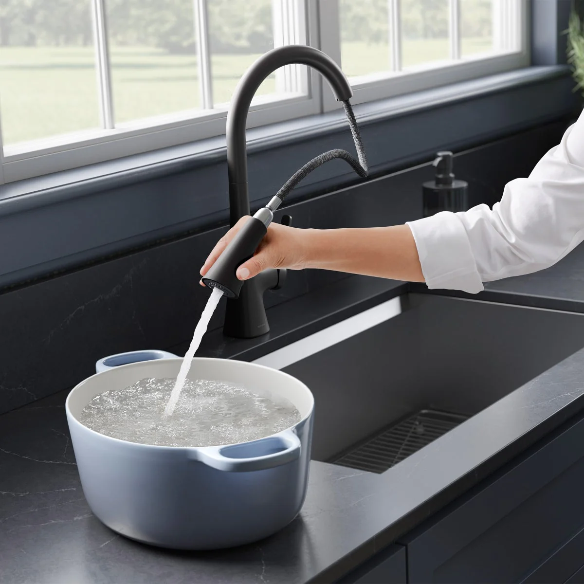 Kohler Guild Matte Black Pull-down Kitchen Sink Faucet with Three-function Sprayhead - Image 4