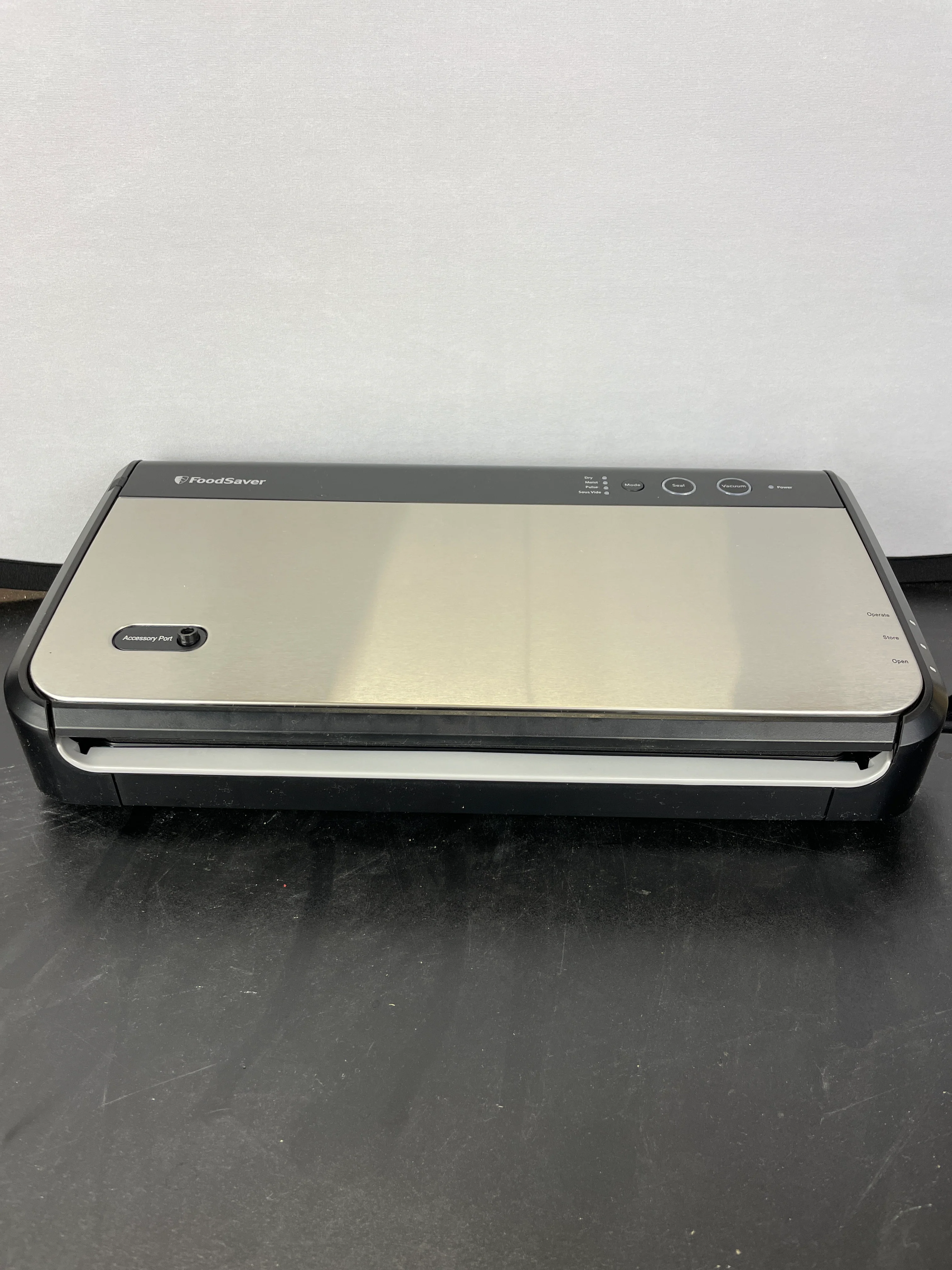 FoodSaver Vacuum Sealing System with Handheld Sealer Attachment
