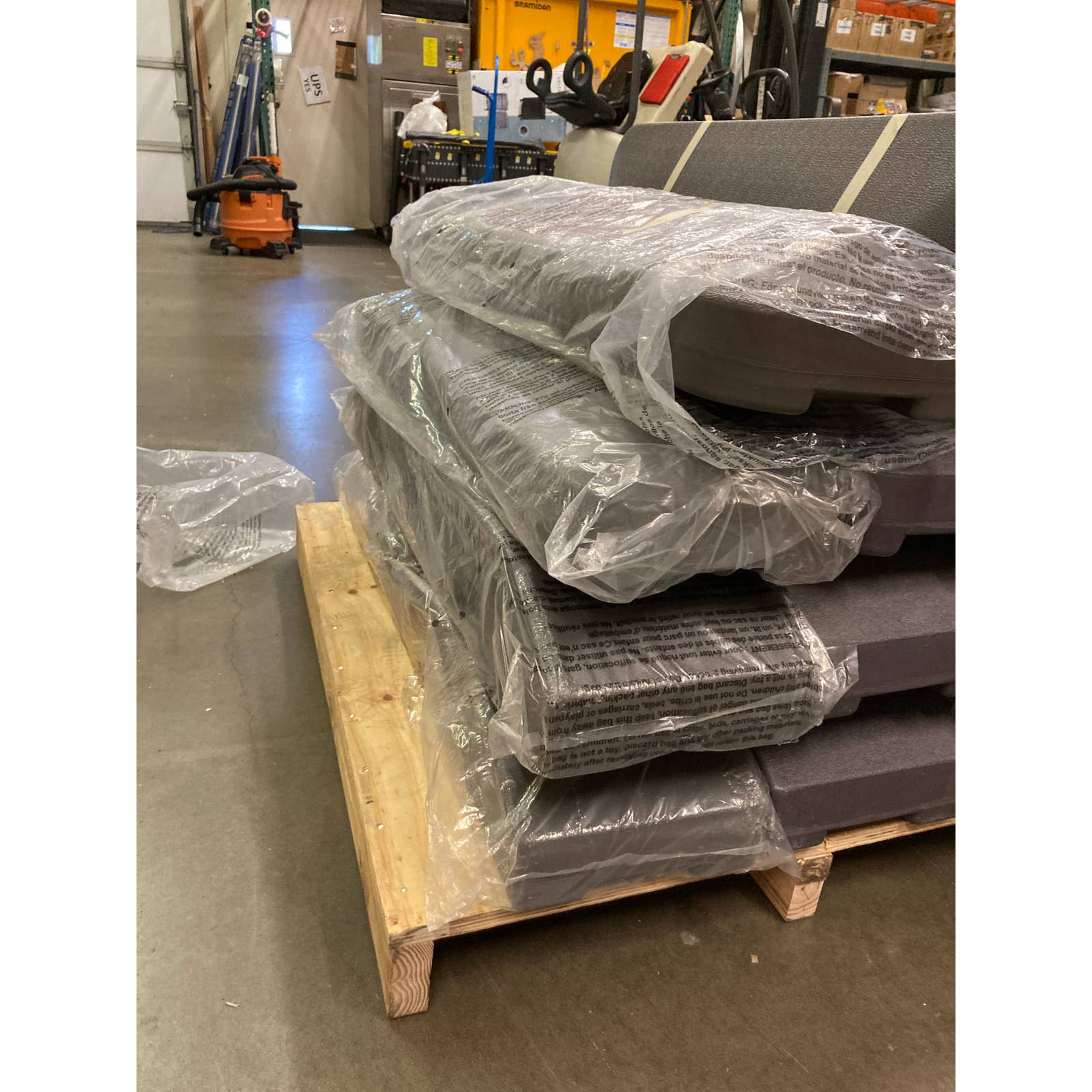 Like NEW - Costco - Seasons Sentry GREY 10' Square Solar LED Cantilever Umbrella -Retail $699 - Image 7
