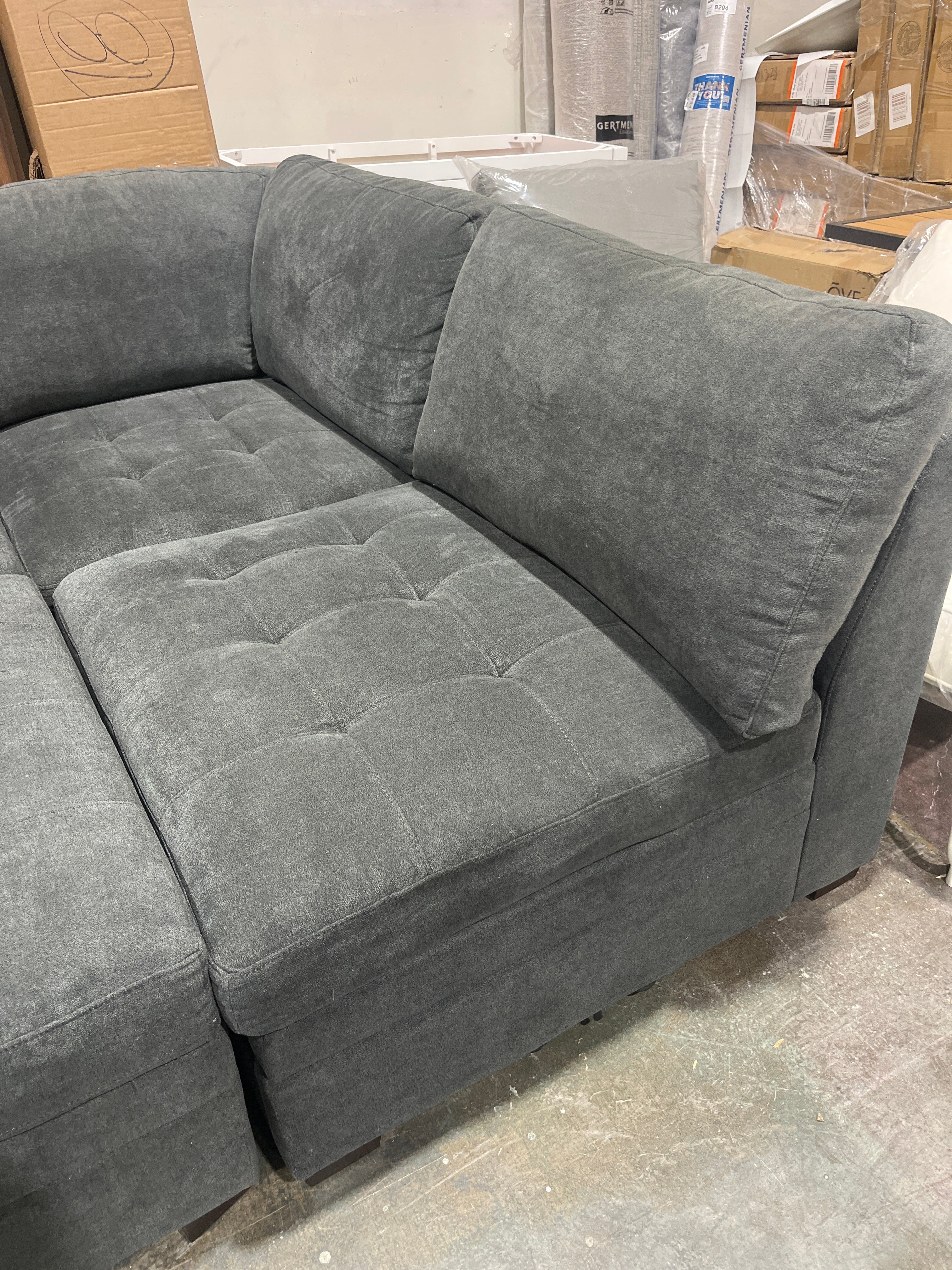 Thomasville Tisdale Fabric Sectional with Storage Ottoman - Image 3