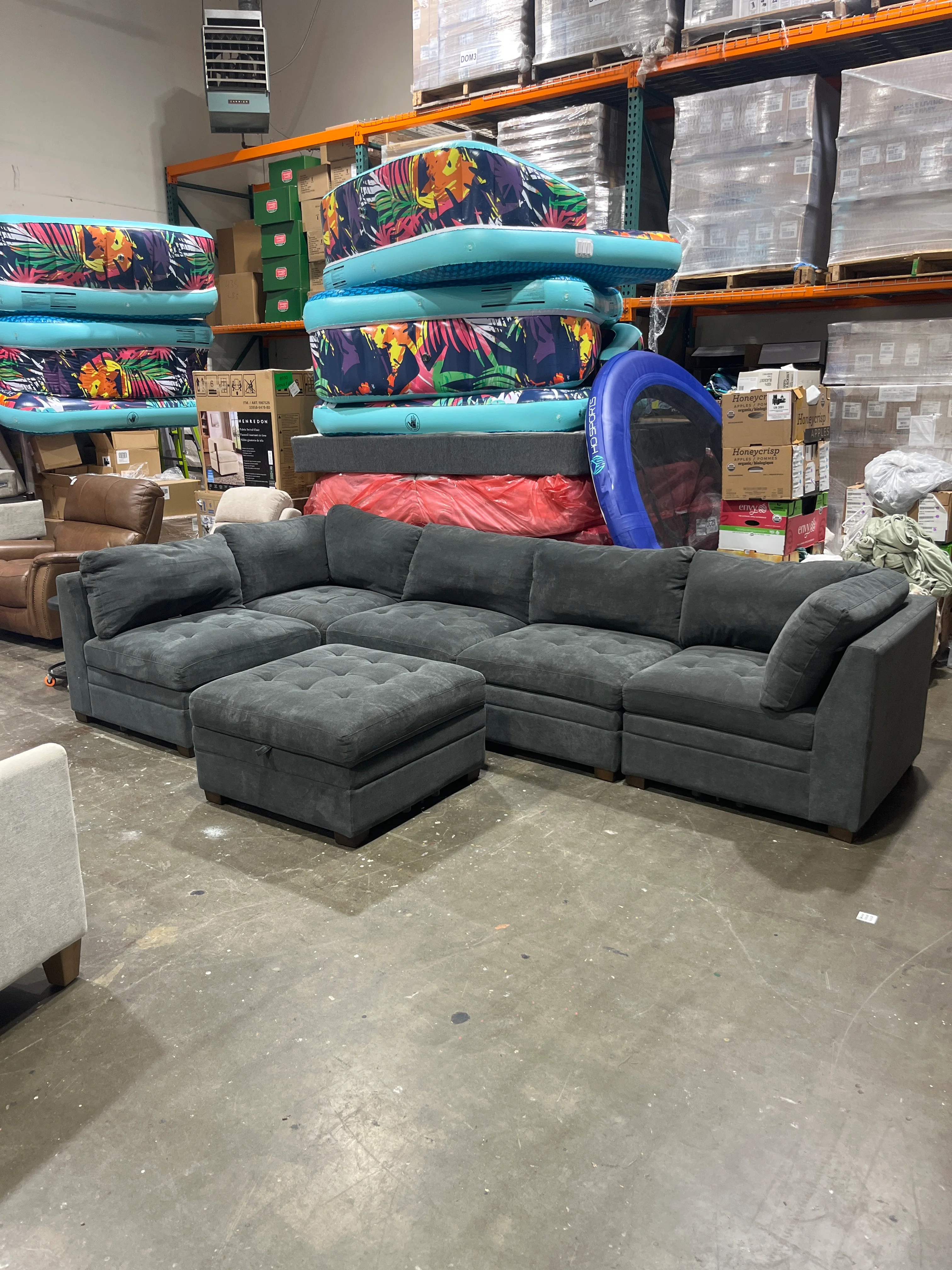 Thomasville Tisdale Fabric Sectional with Storage Ottoman - Image 2