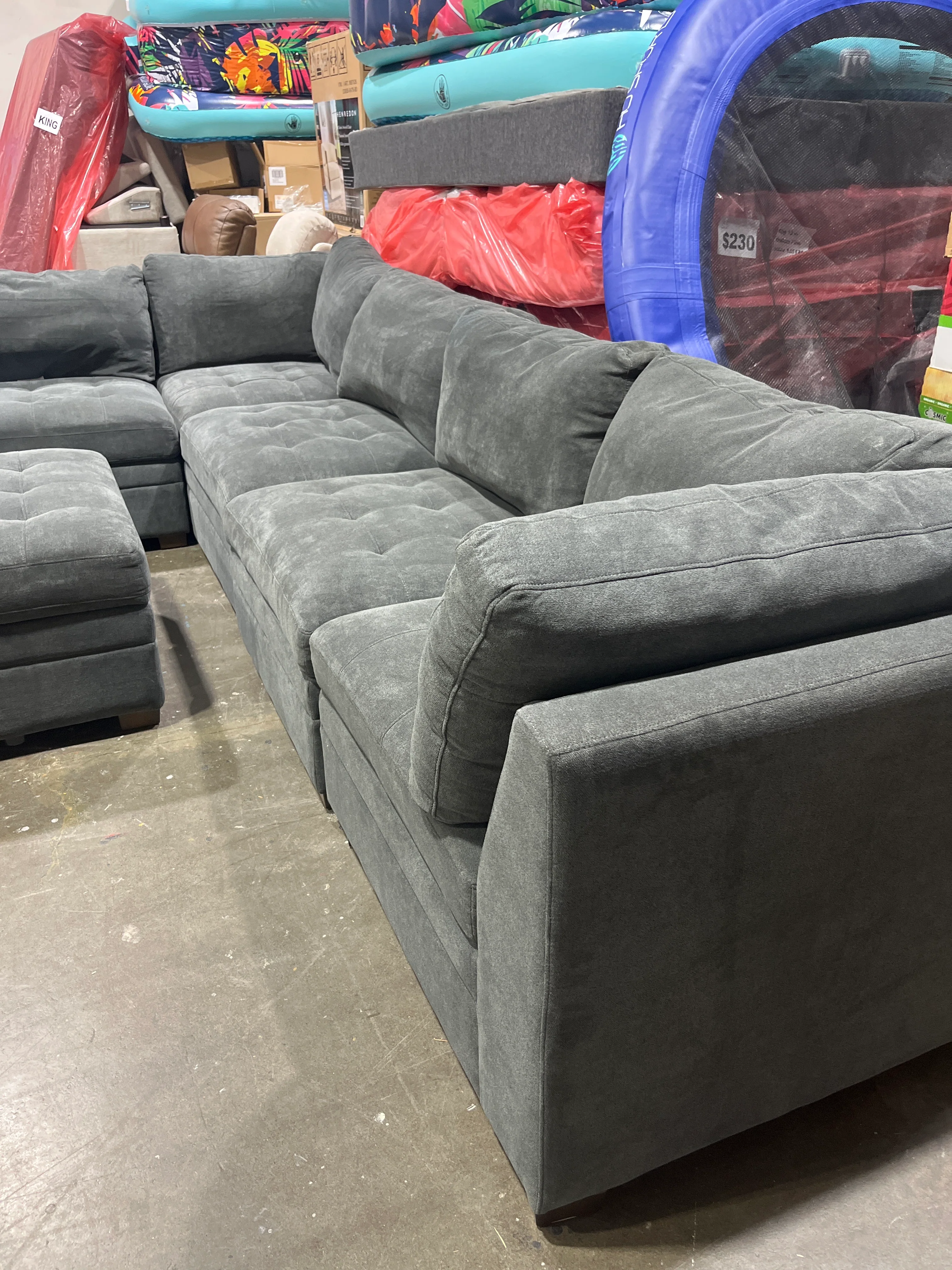 Thomasville Tisdale Fabric Sectional with Storage Ottoman - Image 3