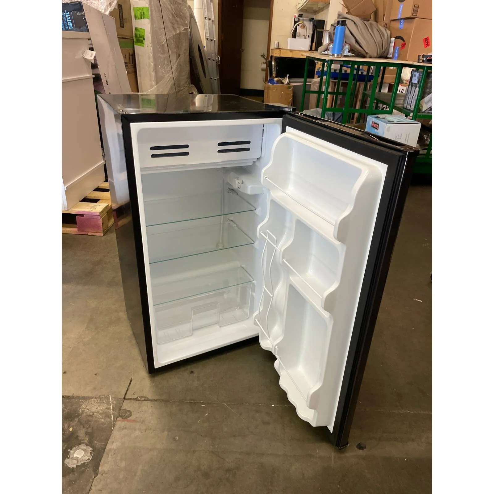 Like NEW - Midea 3.3 cuft Compact Fridge MRM33S8ASL - Retail $149 - Image 2