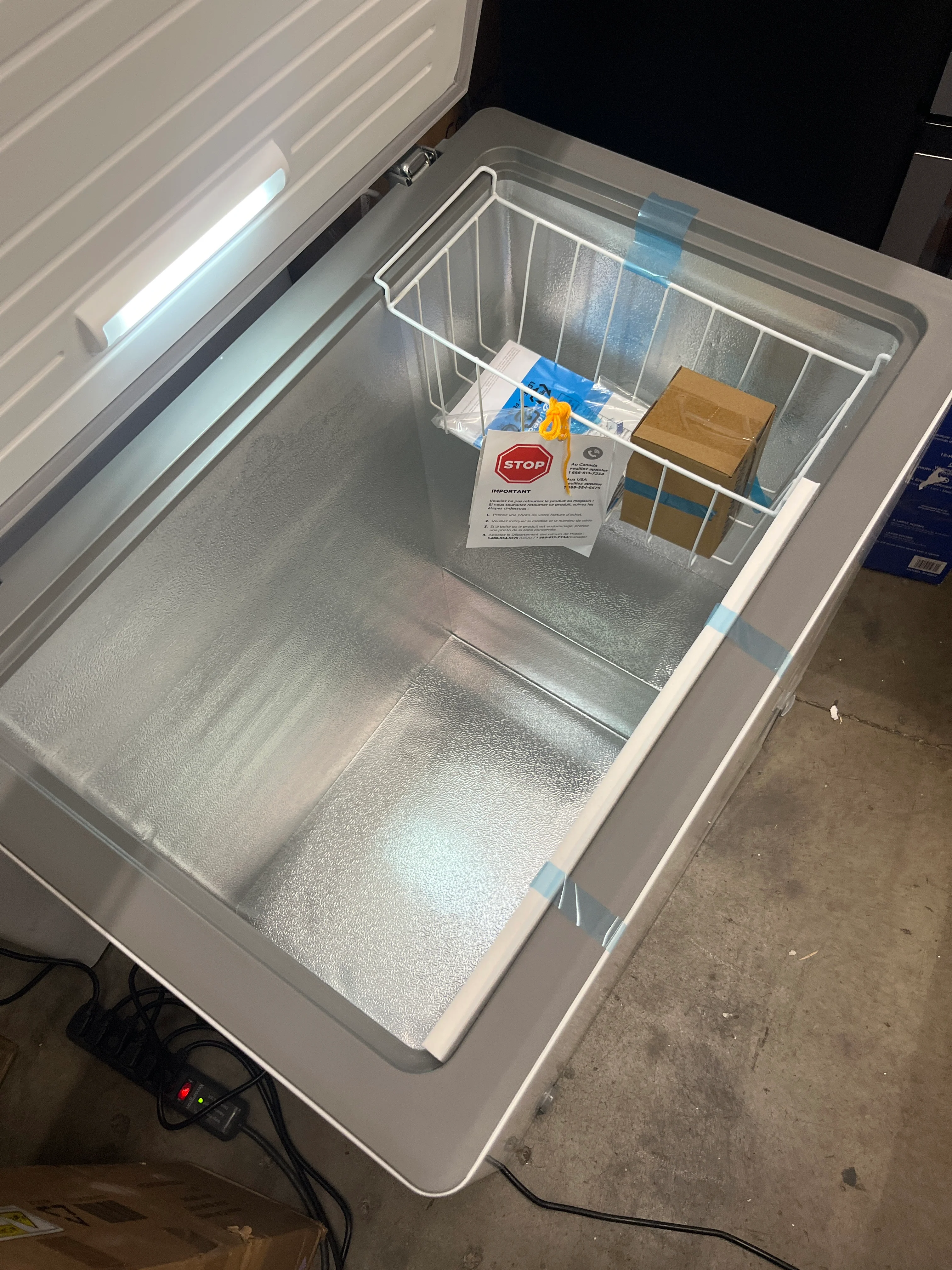 NEW w/ dmg - Midea Convertible Chest Freezer with Interior LED Light, 7.0 cu ft - Retail $269 - Image 3