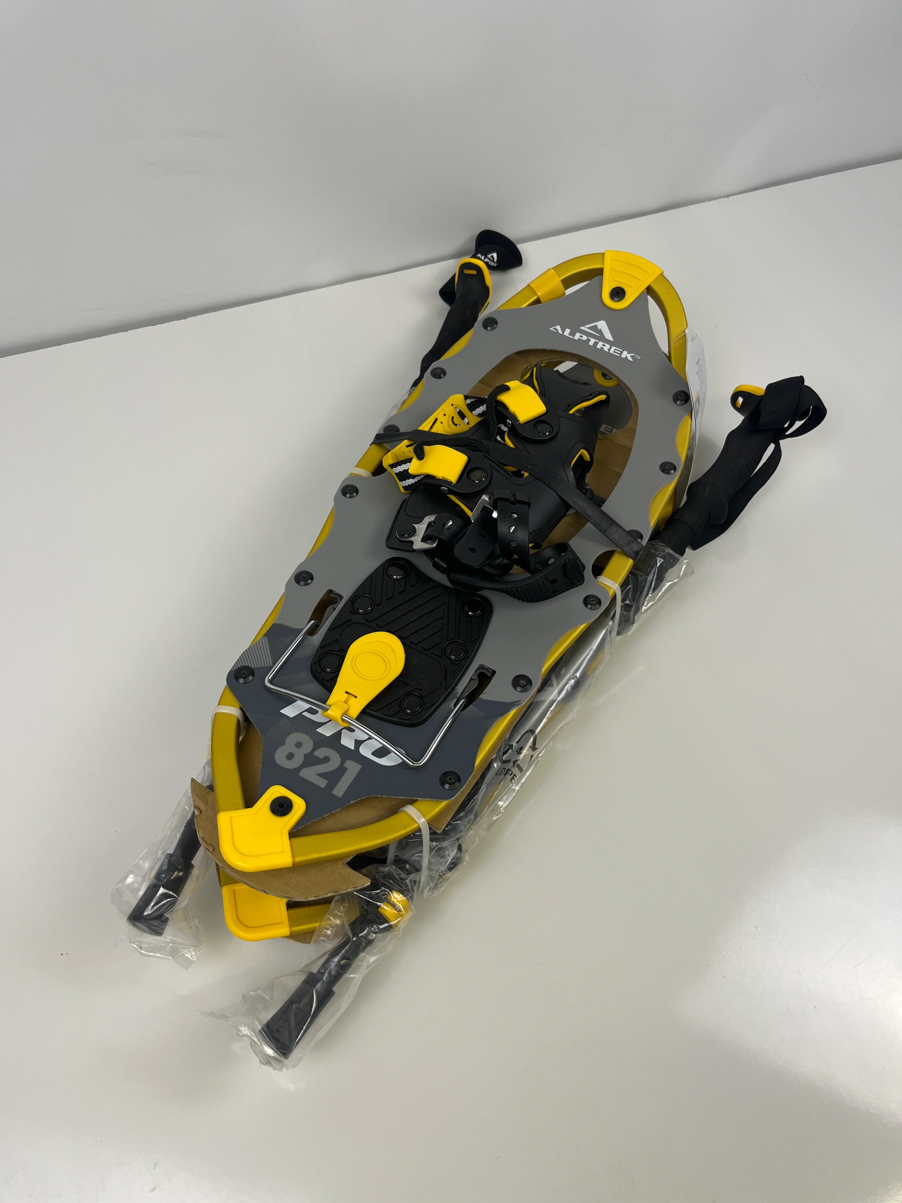 NEW - Costco - 8" x 21" CMT ALPTREK Pro SPIN Snowshoe Kit - Retail $74 - Image 2