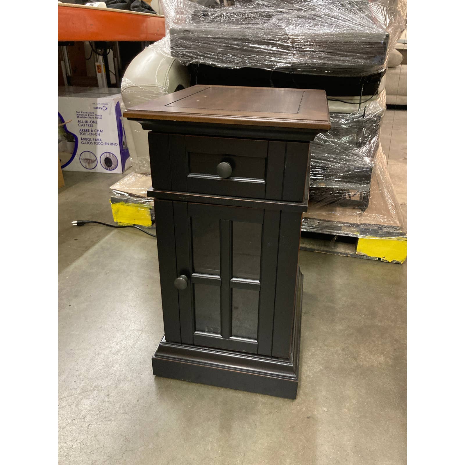 NEW - Costco - Tresanti Nathaniel Chairside Table with Power - Retail $139 - Image 5