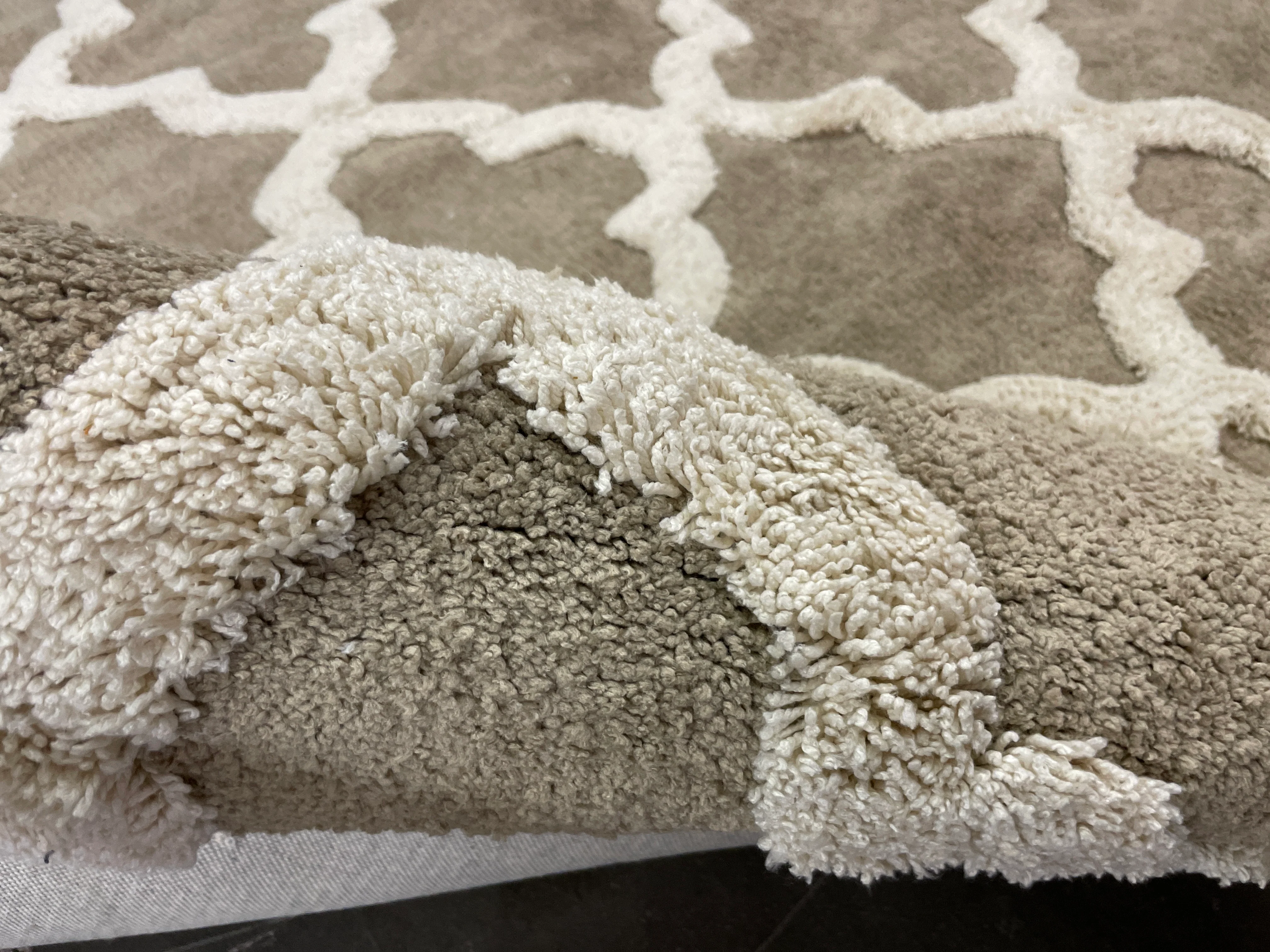 NEW - Livingston Home Area Rug 100% Polyesterpile, 8' x 10' , Linen / Almond - Retail $799 - Image 6