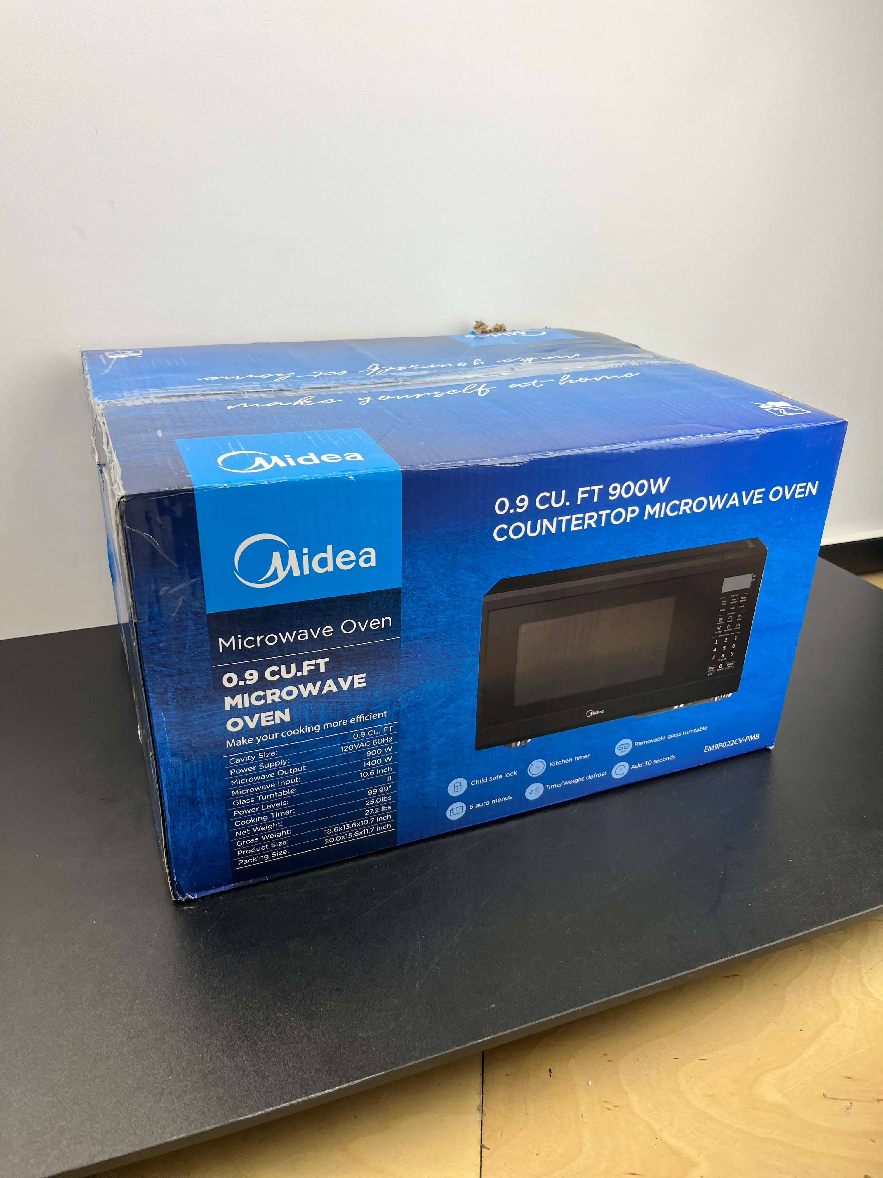 NEW - Midea 0.9 cu. ft. Countertop Microwave Oven - Retail $79 - Image 4