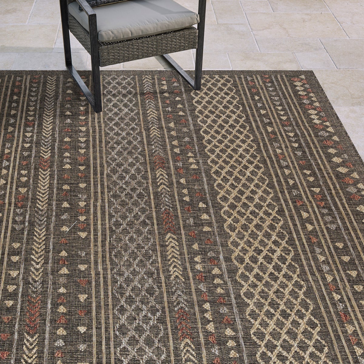 Airen Indoor/Outdoor Rug Collection, Lenore, Rug Size: 5 ft. 3 in. by 7 ft. - Image 3