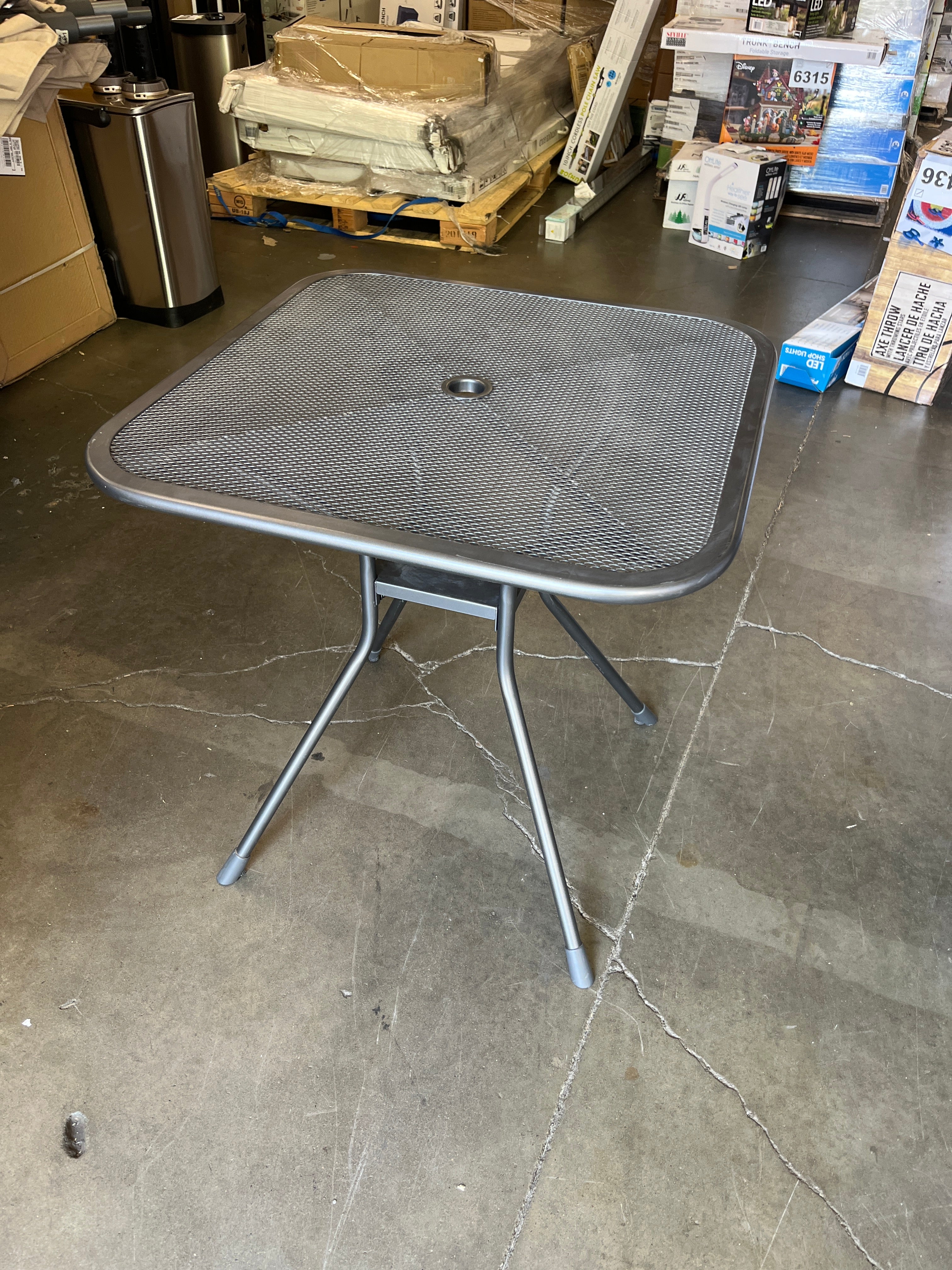 Sunvilla Commercial Mesh Table - Retail $57 - Image 2