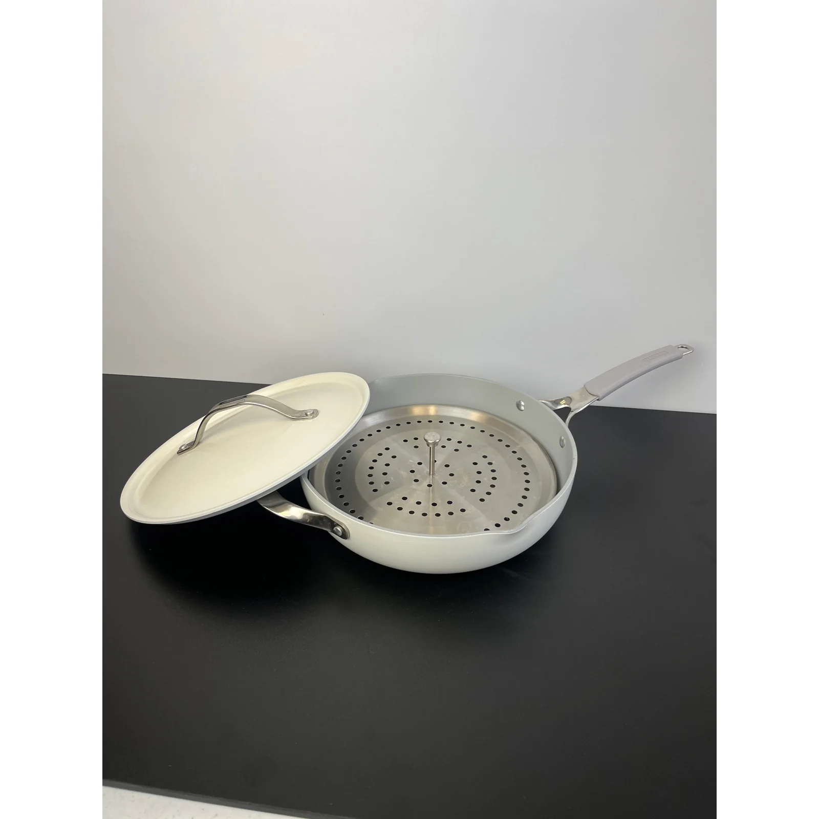 Tramontina 5-Quarter All in One Pan Set - Retail $49 - Image 3