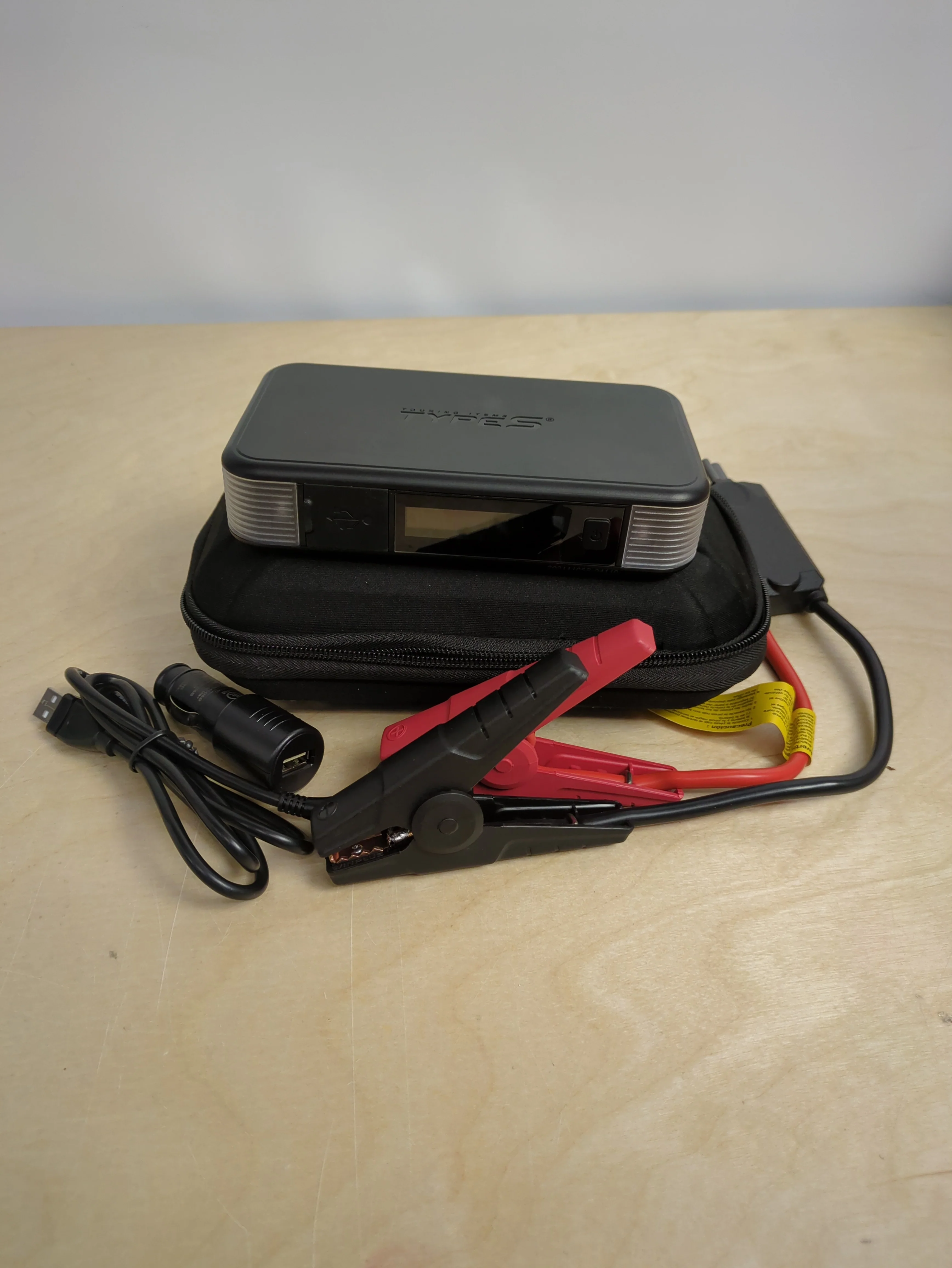 Type S Dynamic D10 1000A Portable Battery Car Jump Starter with Power Bank, 12V 6L Gas 3L Diesel, LCD Display, Battery Jump Box, 8000mAh, LED Flashlight, IP64 Splash-Proof, USB-C & USB-A, UL Listed - Retail $80 - Image 6