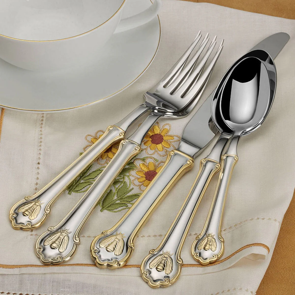 Wallace Napoleon Bee 24kt Gold Accent 18/10 Stainless Steel 45-piece Flatware Set - Image 3